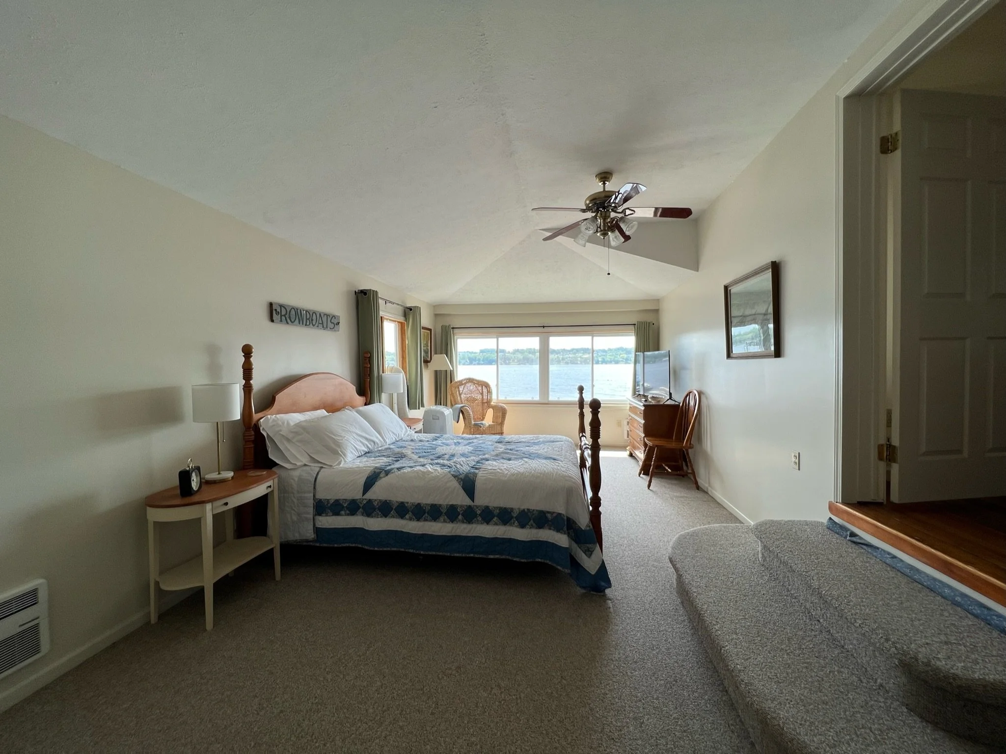 Primary Room Lake View