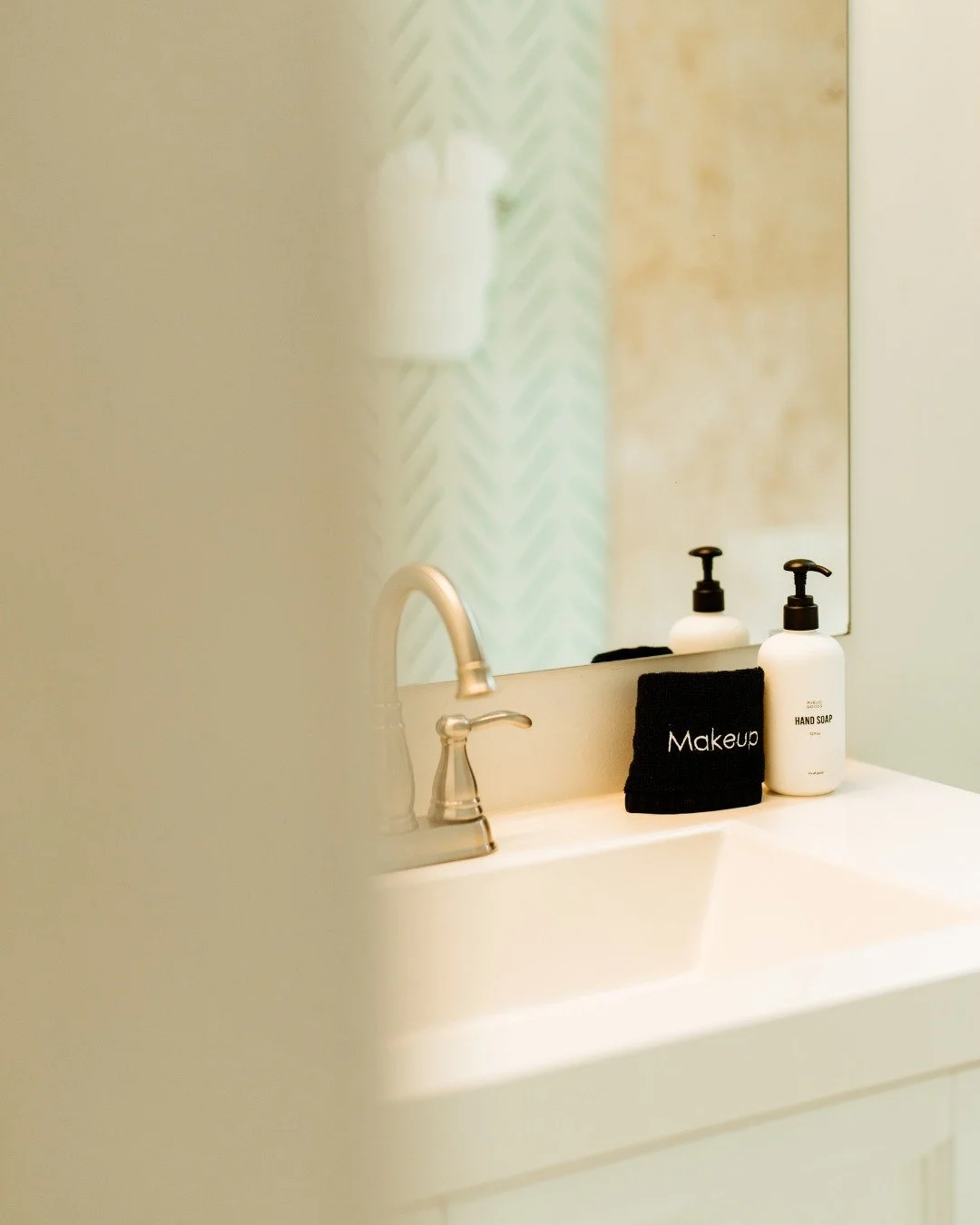 Clean, Calm, Collected &rarr; We love using @publicgoods products at The Hideaway, clean ingredients that match our clean design 😉 

---
#stthomasvirginislands #stthomasusvi #usvirginislandsstthomas #usvi #usvirginislands #caribbean #grouptravel #tr