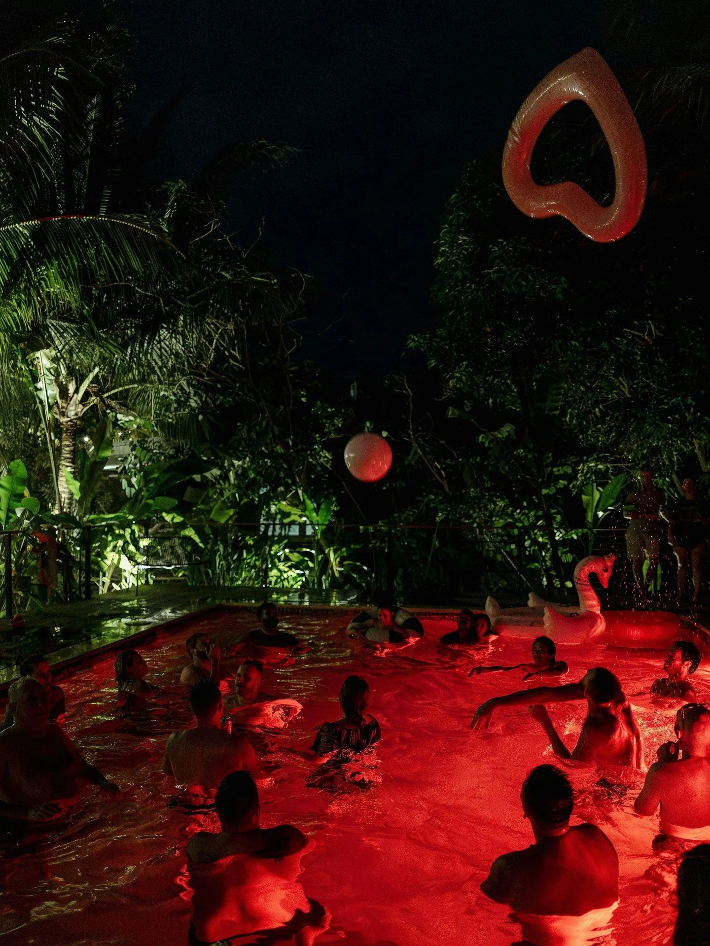 Love is in the air! Post wedding fun is always guaranteed at The Hideaway &amp; a pool jump is the best way to end the night! 

Photographer: @capturedbycase_mn
Venue: @hideawayhullbay 
---
#weddingvenue #destinationwedding #destinationweddingplanner