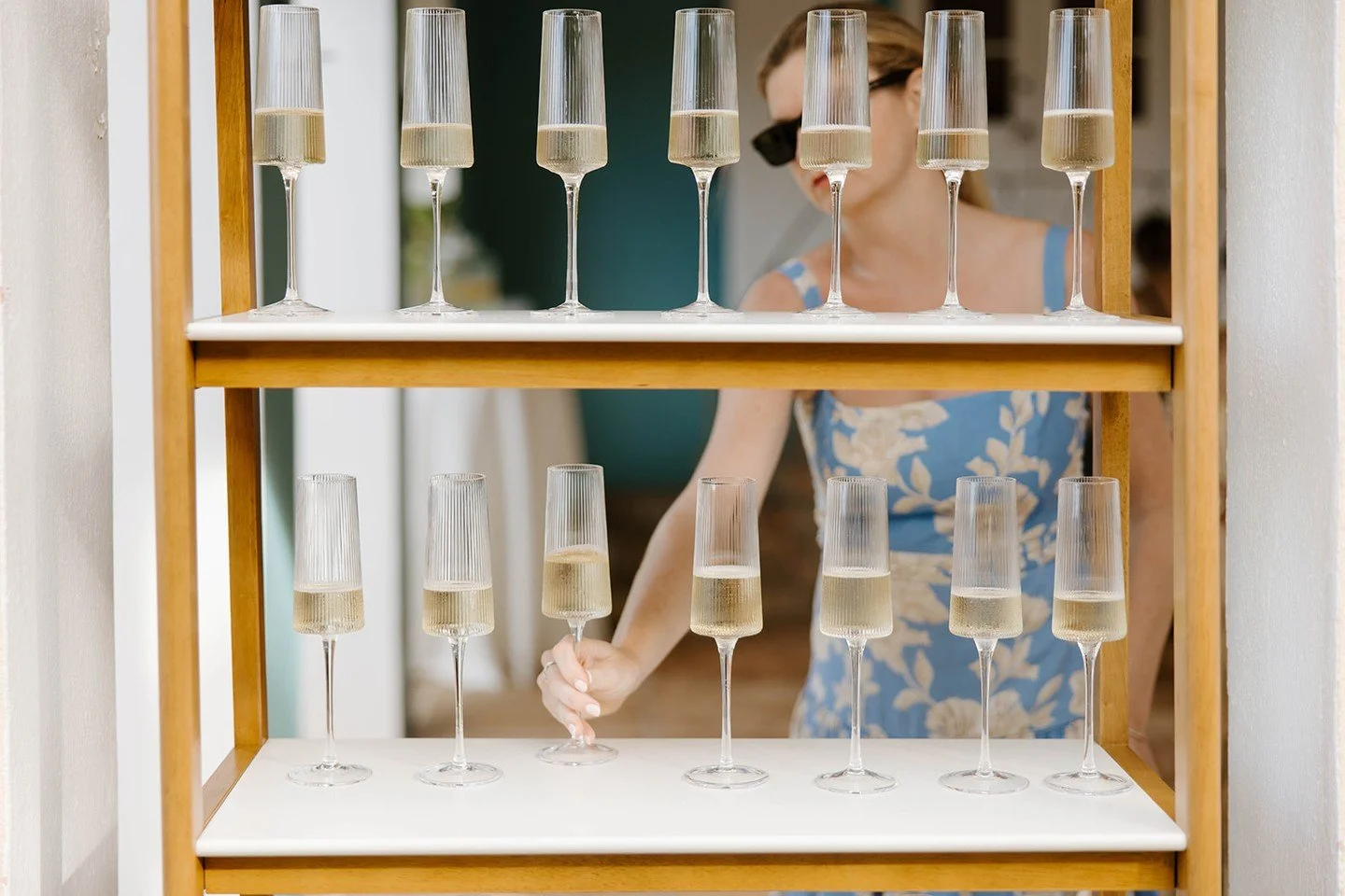 Welcome Champagne anyone? 🥂 Popping bottles is the best way to start the festivities! 

Photographer: @elizabeth__shoupe 
Rentals: @hideawayhullbay 
---
#weddingvenue #destinationwedding #destinationweddingplanner #thehideawayhullbay #luxurywedding 