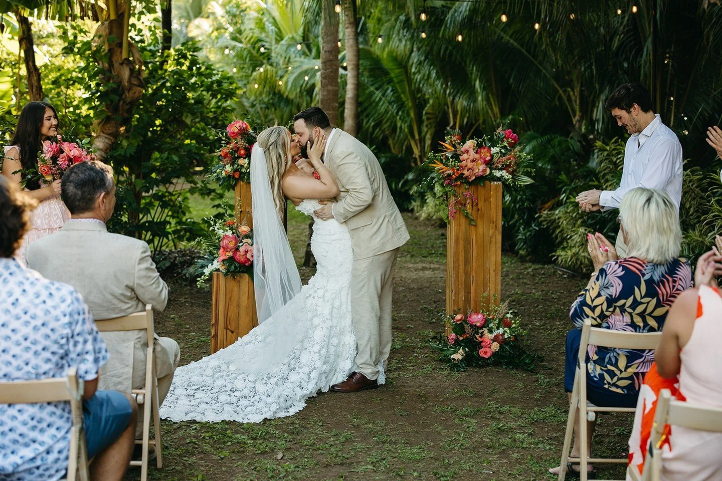 The best kind of first kiss . . . surrounded by palms and paradise.

Photographer: @chelseywilliamsphoto
Florist: @eastendflowershop
Venue: The Farm @hideawayhullbay

...

#usvi #virginislands #destinationwedding #islandwedding #luxurywedding #weddin