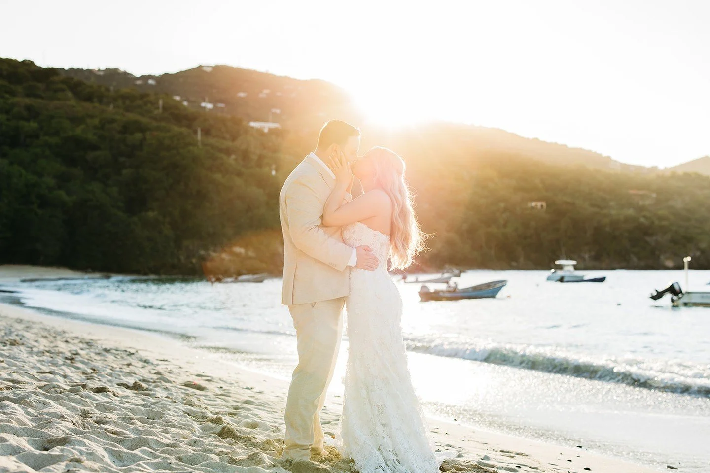 Your forever begins with the best kiss of your life at sunset. 💕 

Photographer: @chelseywilliamsphoto
Venue: Hull Bay Beach

...

#usvi #virginislands #destinationwedding #islandwedding #luxurywedding #weddingphotography #weddingvenue #caribbeanwed