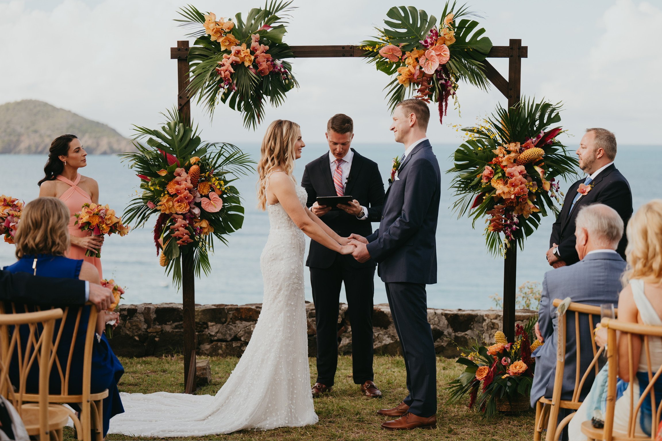 A First Look 25 Years in the Making: Kat &amp; Chris at The Hideaway at Hull Bay
