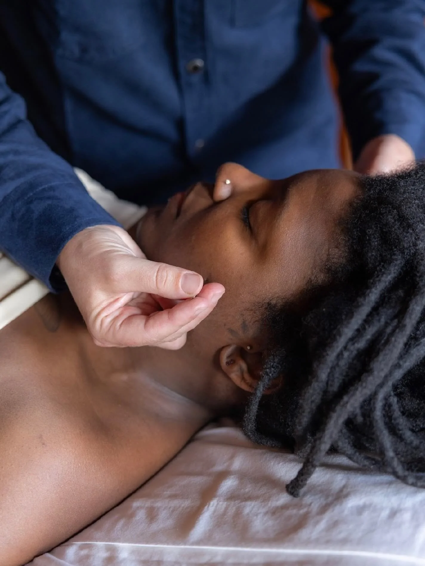 Rest, Release &amp; Renewal: Don&rsquo;t Carry Your Aches Into the New Year ✨

As we move toward the quieter, darker months, our bodies naturally ask for something we often resist: rest. This is the season of slowing down and letting go: of habits, s