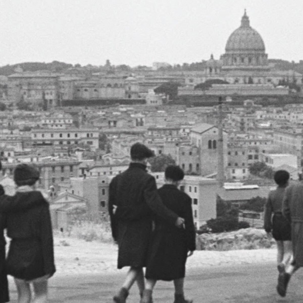 For a much needed post-Academy Awards palate cleanser, we returned to &lsquo;Rome, Open City,&rsquo; one of Italian cinema&rsquo;s most-celebrated films. Click the link in our bio for the full feature!
#filmcritic #rossellini #italy🇮🇹