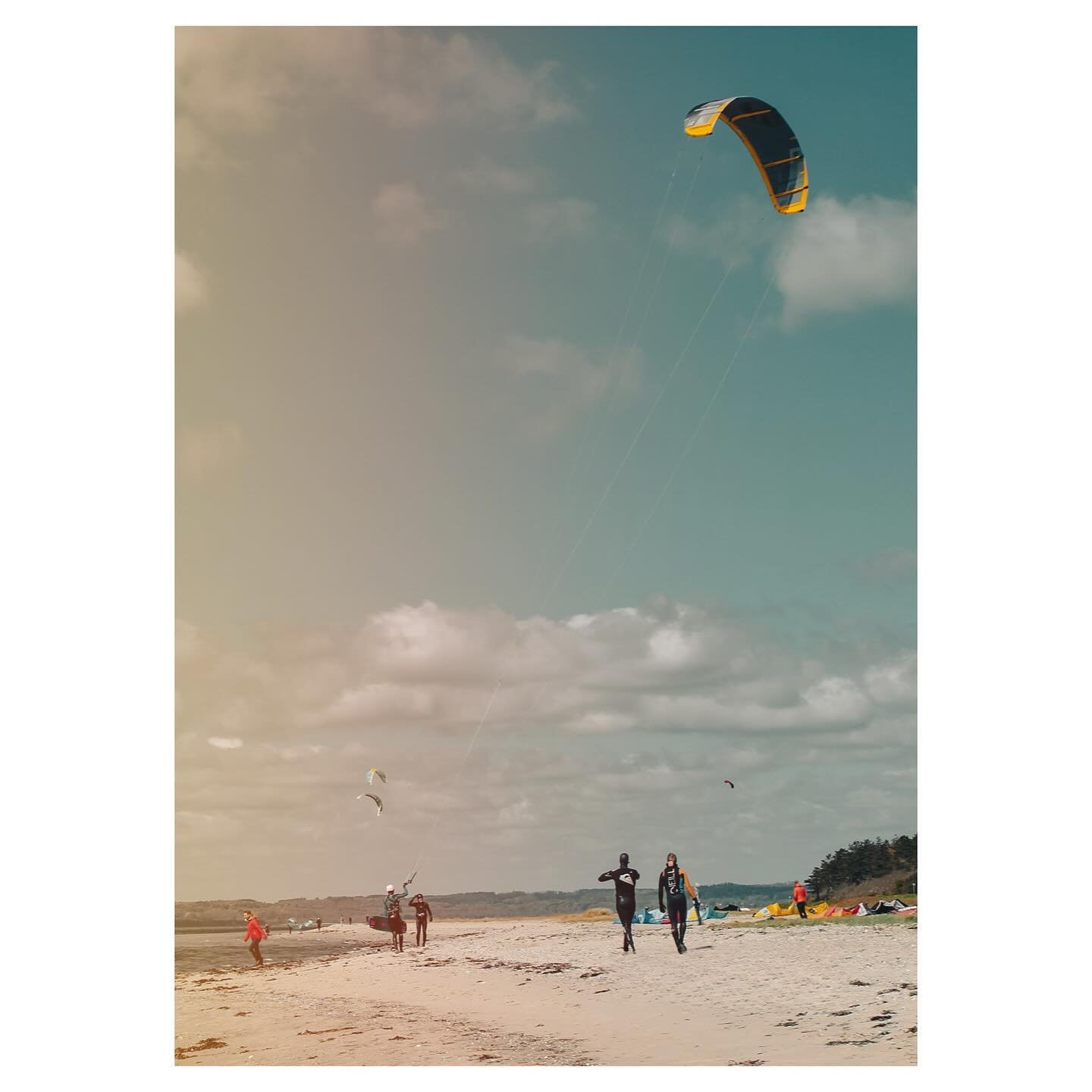 Endless summers  Part 1
.
.
.
#endlesssummer #beach #beachlife #instagram #instagood #instamood #instatravel #travel #travelphotography #photography #photooftheday #naturephotography #nature #photoftheday #kitesurfing #ebeltoft #danmark #rundtidanmar