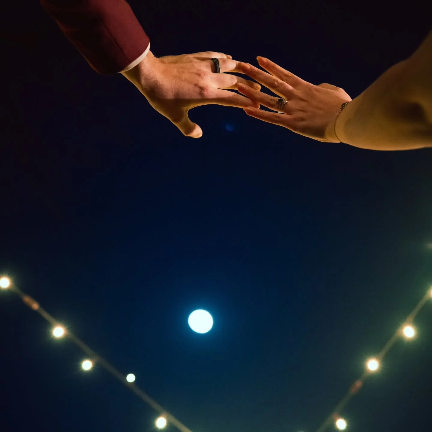 Christina and Joe were my first wedding of the year - and what a way to start it, at @samuel.cedars one of my absolute favorite venues.

Everything was perfect. From the smallest details to the most magical bubble send-off under twinkling lights, the