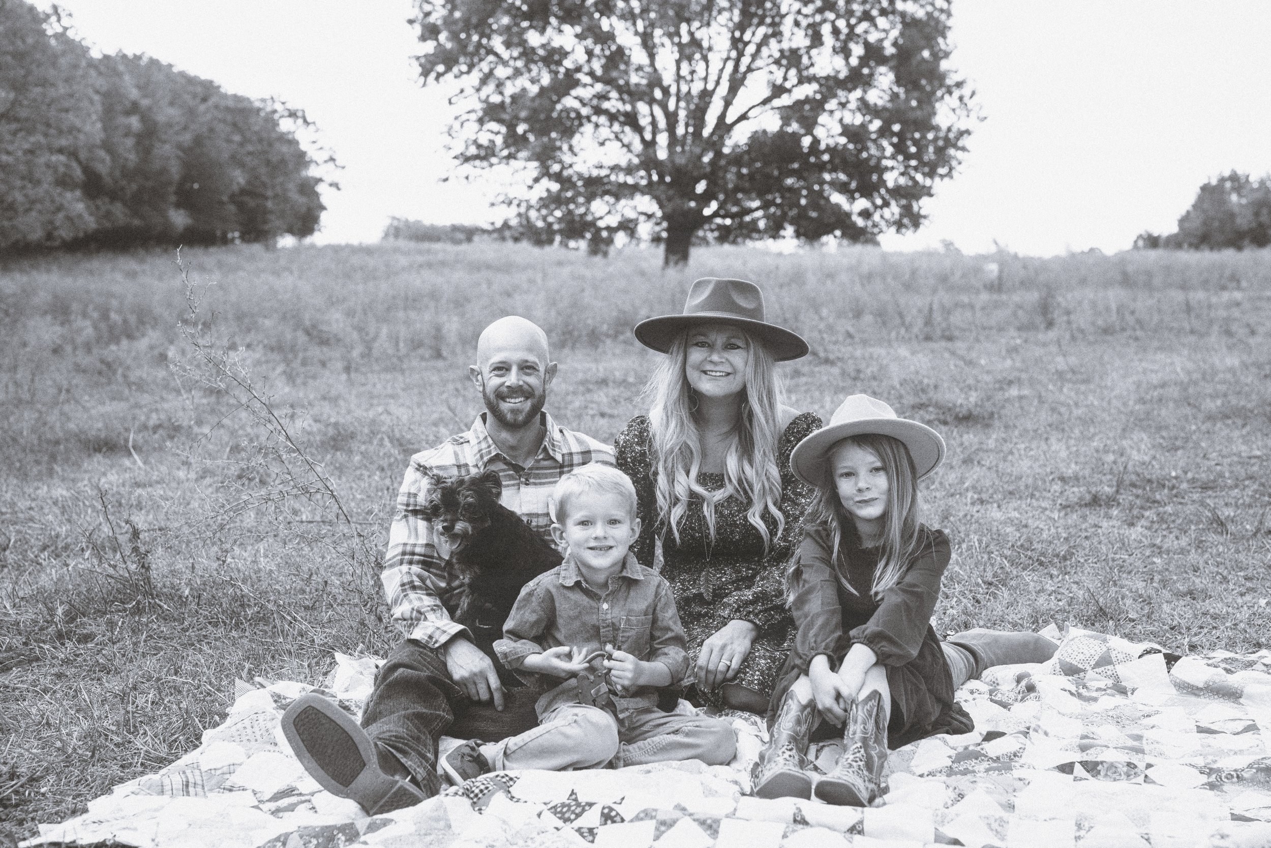 GEYER_FAMILY_FARM_PHOTO_SESSION (12).jpg