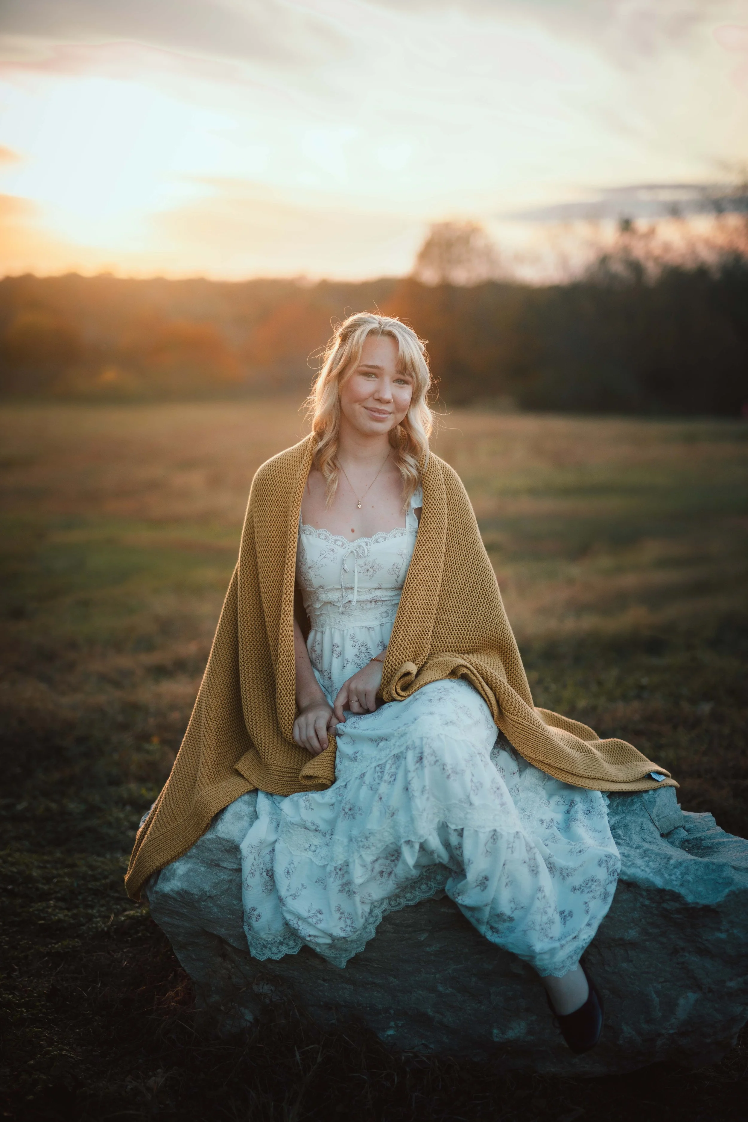 MCKENNA_SENIOR_PHOTOS_FELLOWS_LAKE (47).jpg