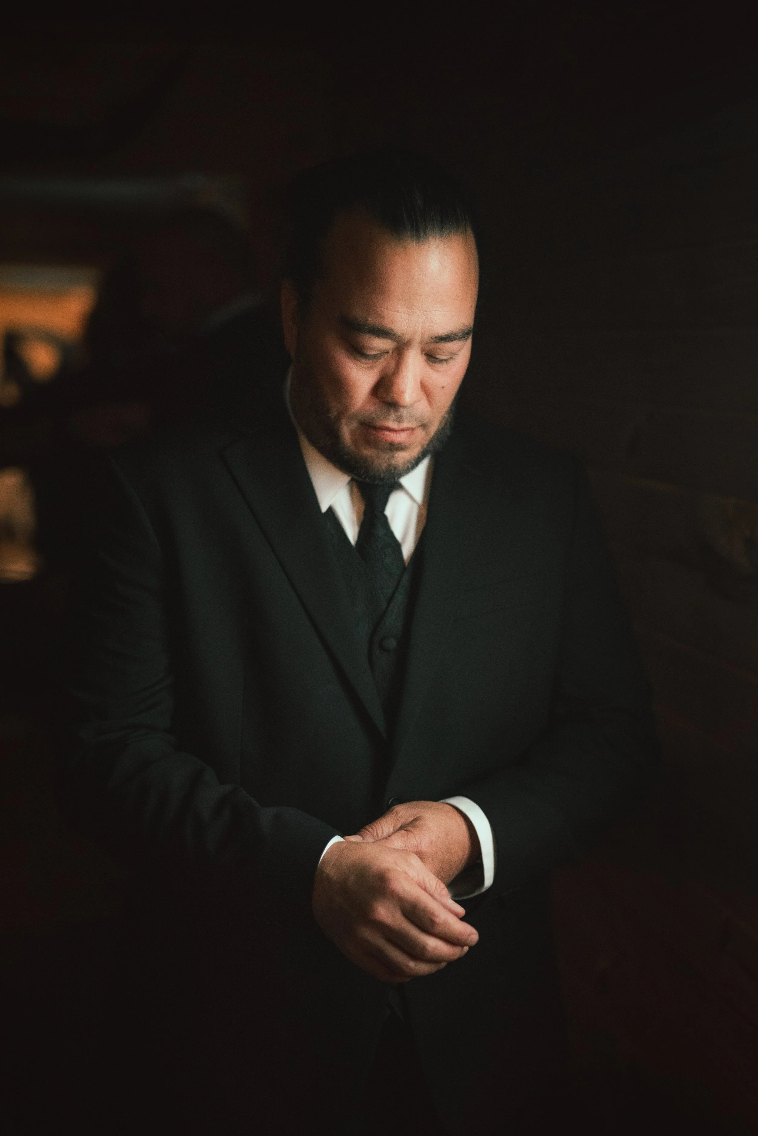 KATI_CHRIS_GETTING_READY (8).jpg