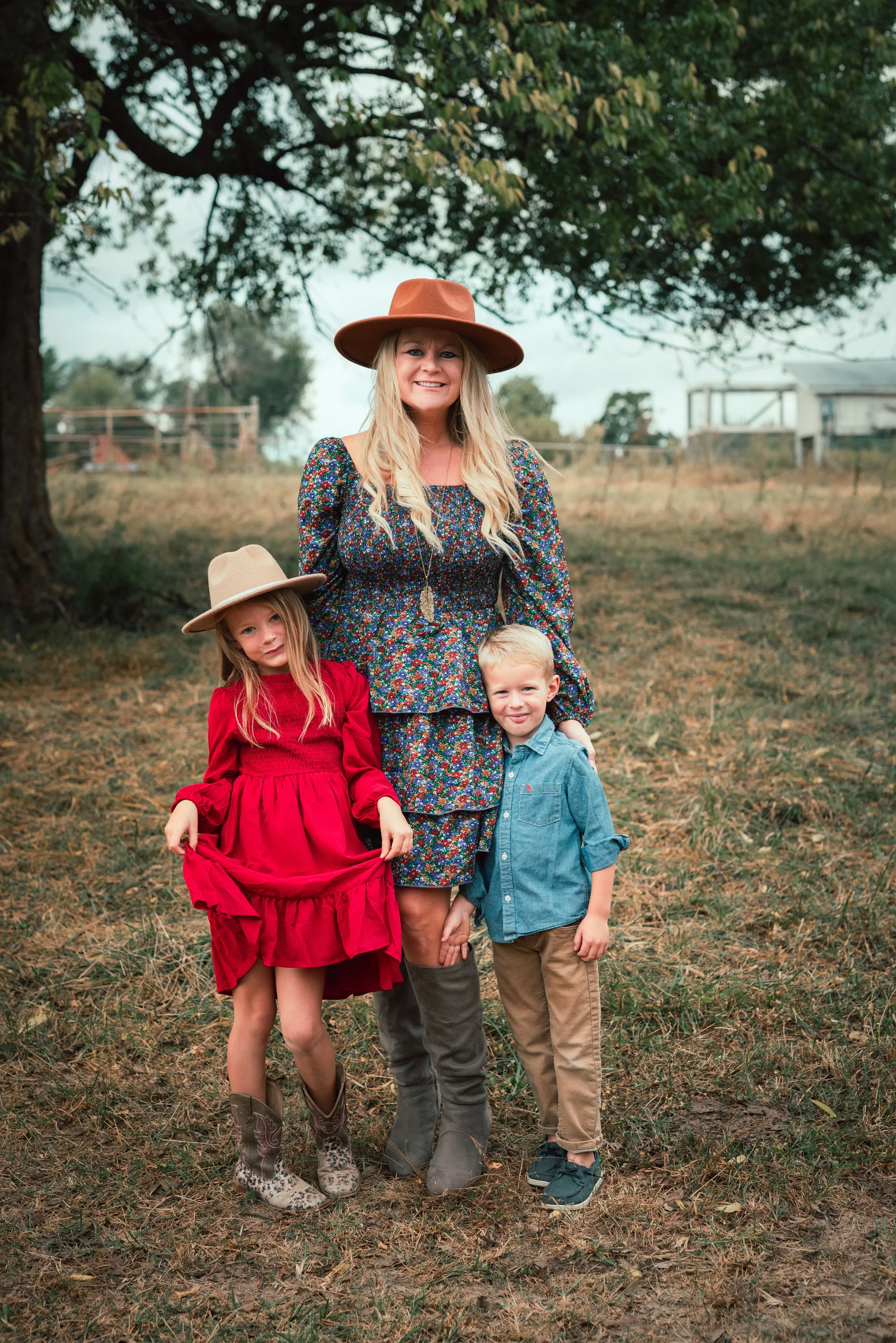 GEYER_FAMILY_FARM_PHOTO_SESSION (16).jpg