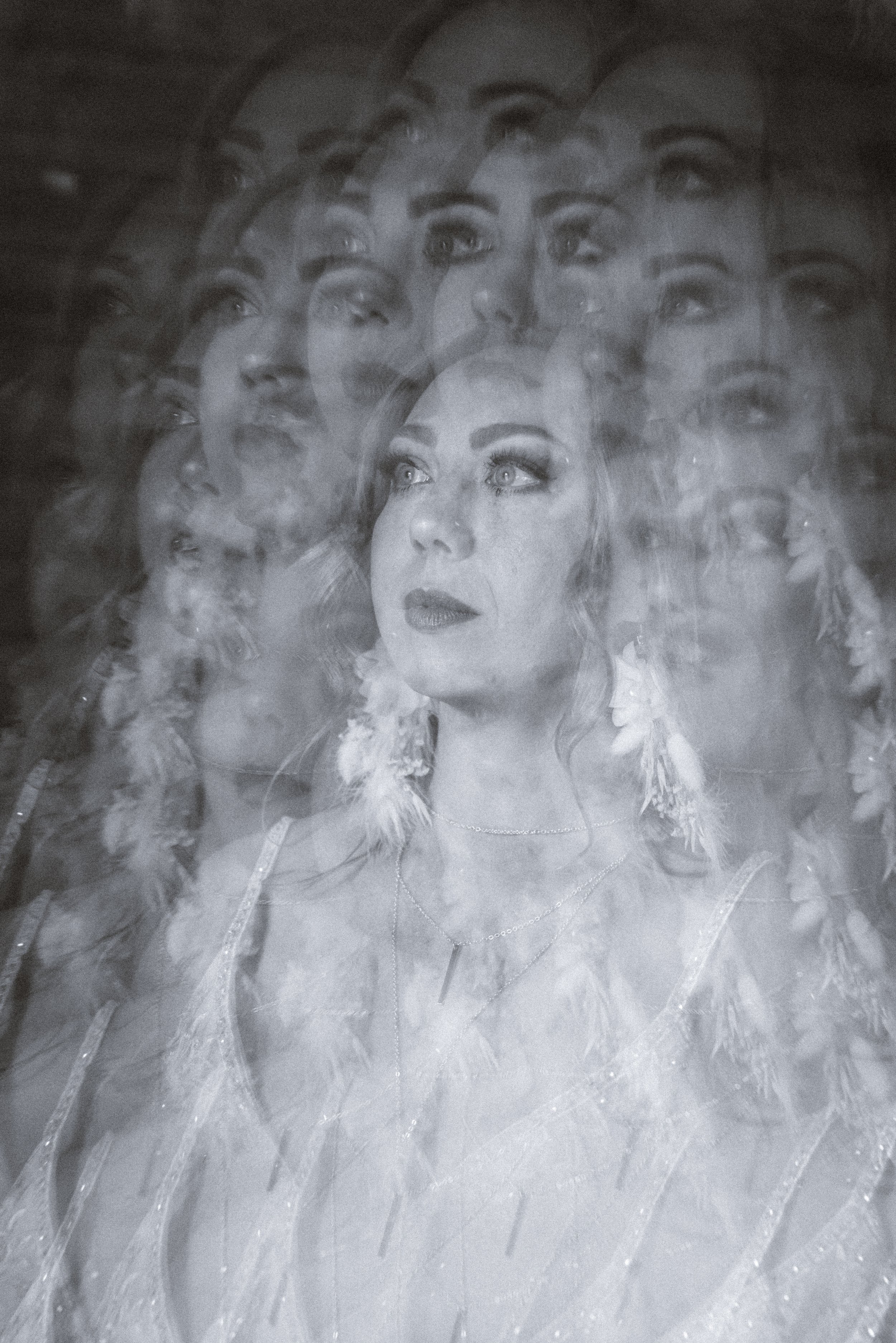 KATI_CHRIS_GETTING_READY (15).jpg