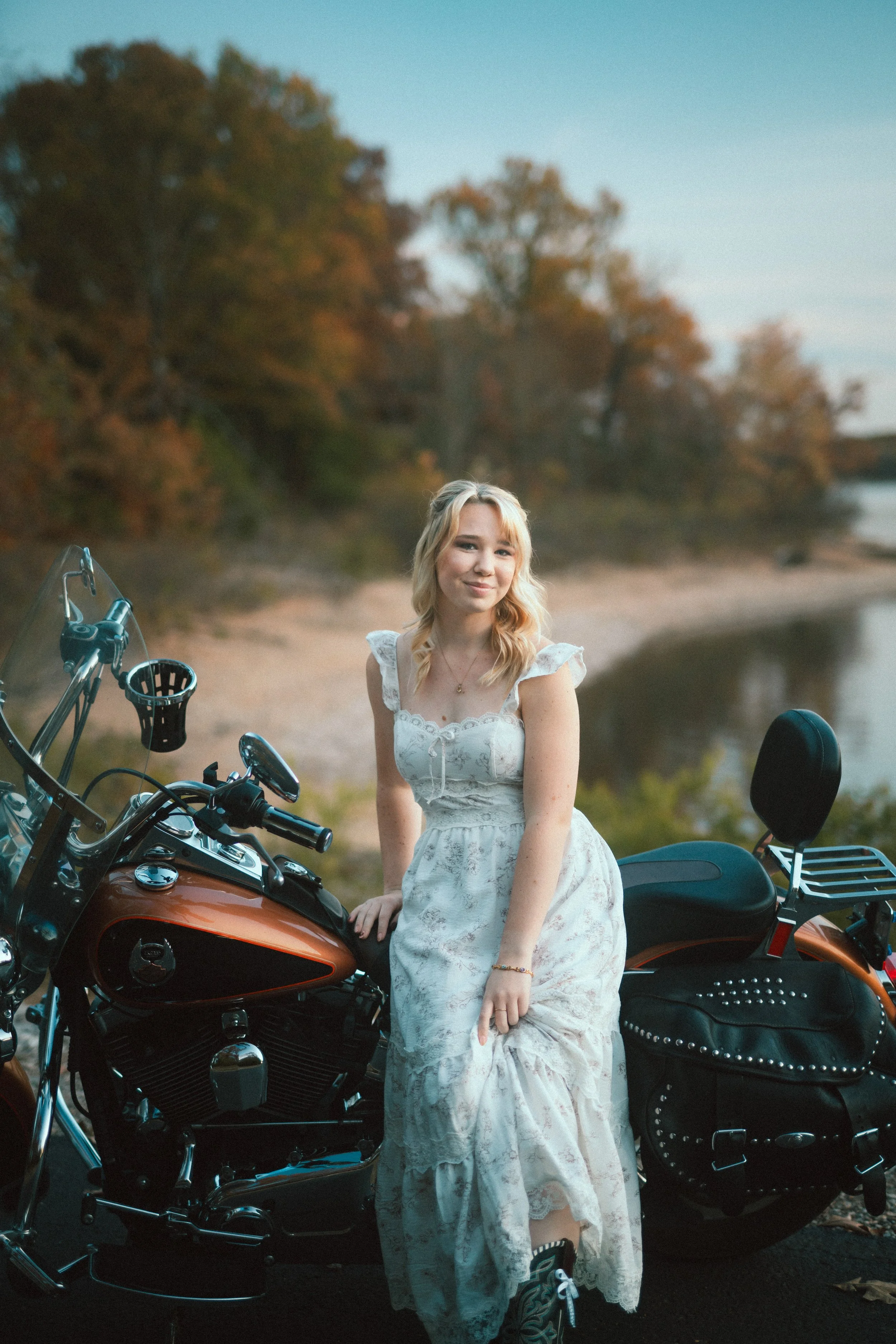 MCKENNA_SENIOR_PHOTOS_FELLOWS_LAKE (74).jpg