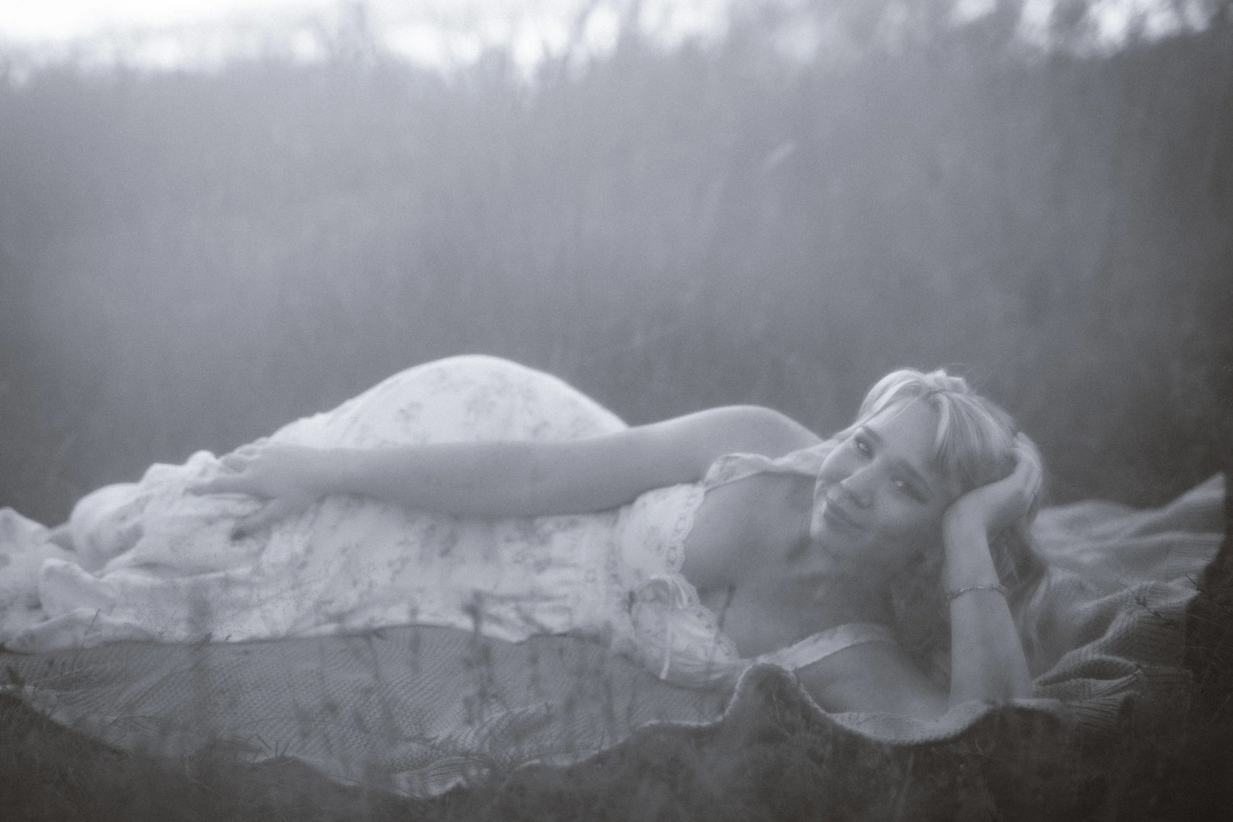 MCKENNA_SENIOR_PHOTOS_FELLOWS_LAKE (60).jpg