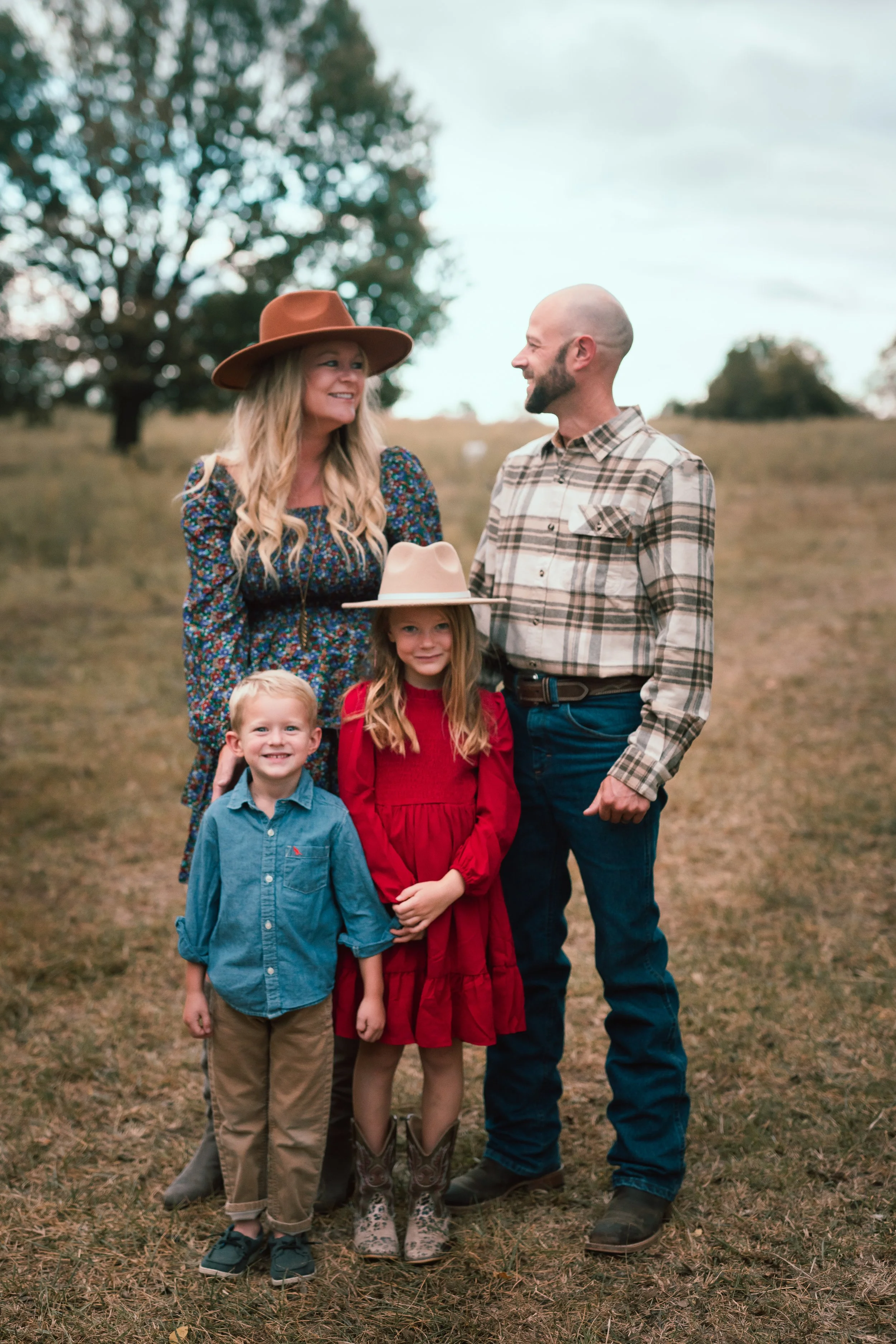 GEYER_FAMILY_FARM_PHOTO_SESSION (3).jpg