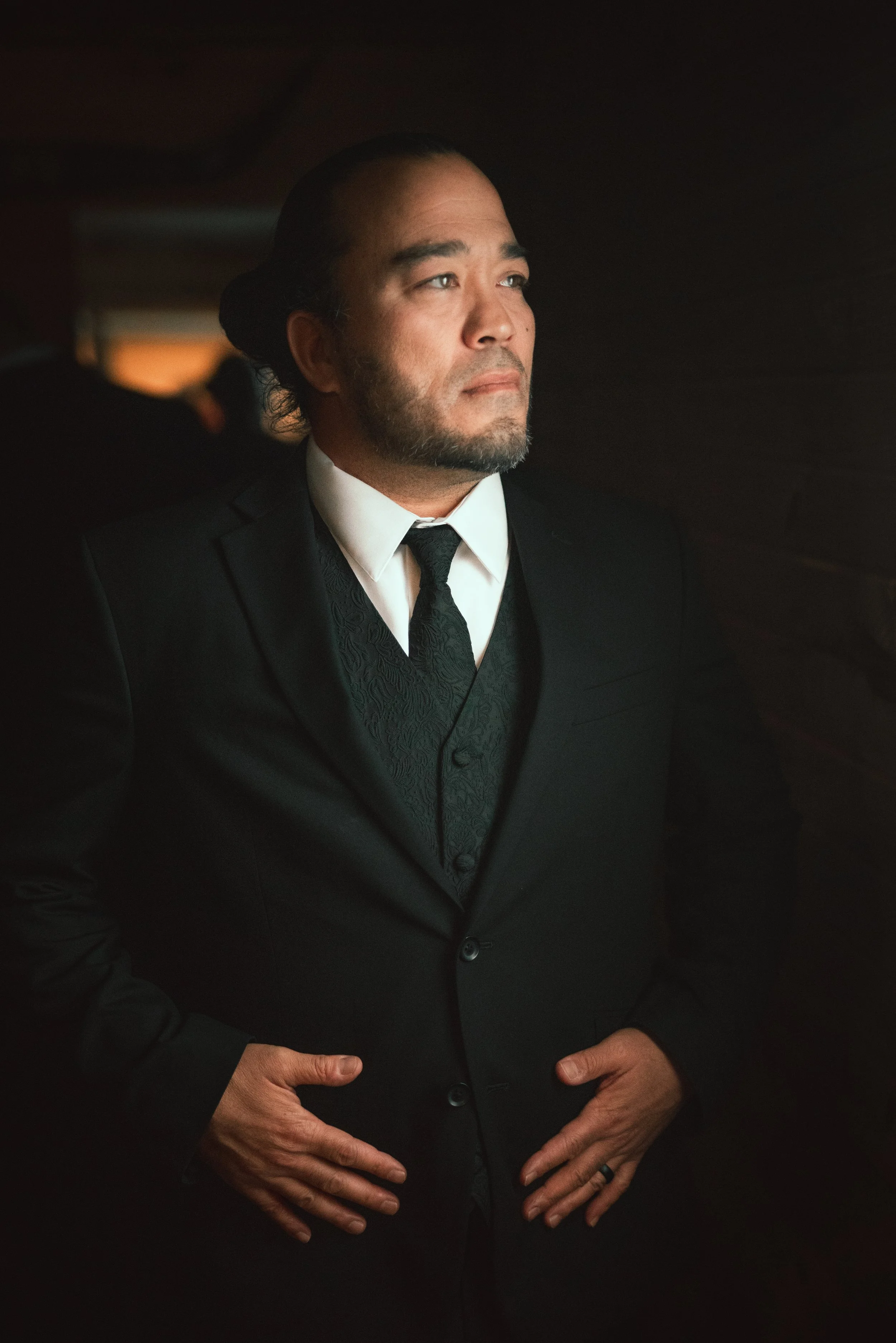 KATI_CHRIS_GETTING_READY (7).jpg