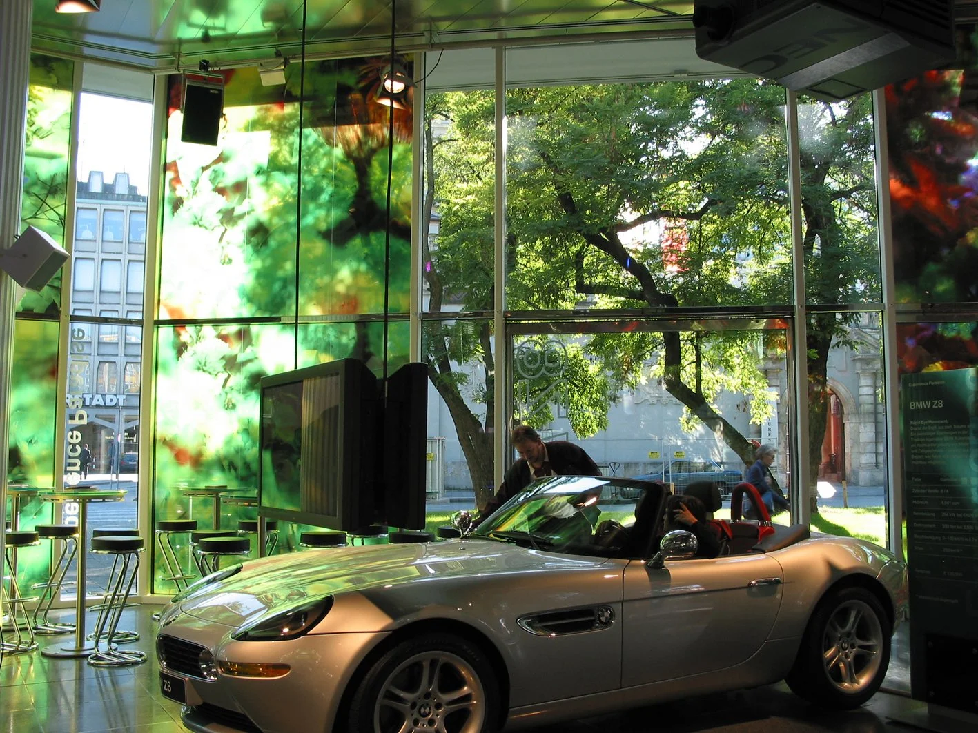 BMW GLASS PAVILLON MÜNCHEN 2003