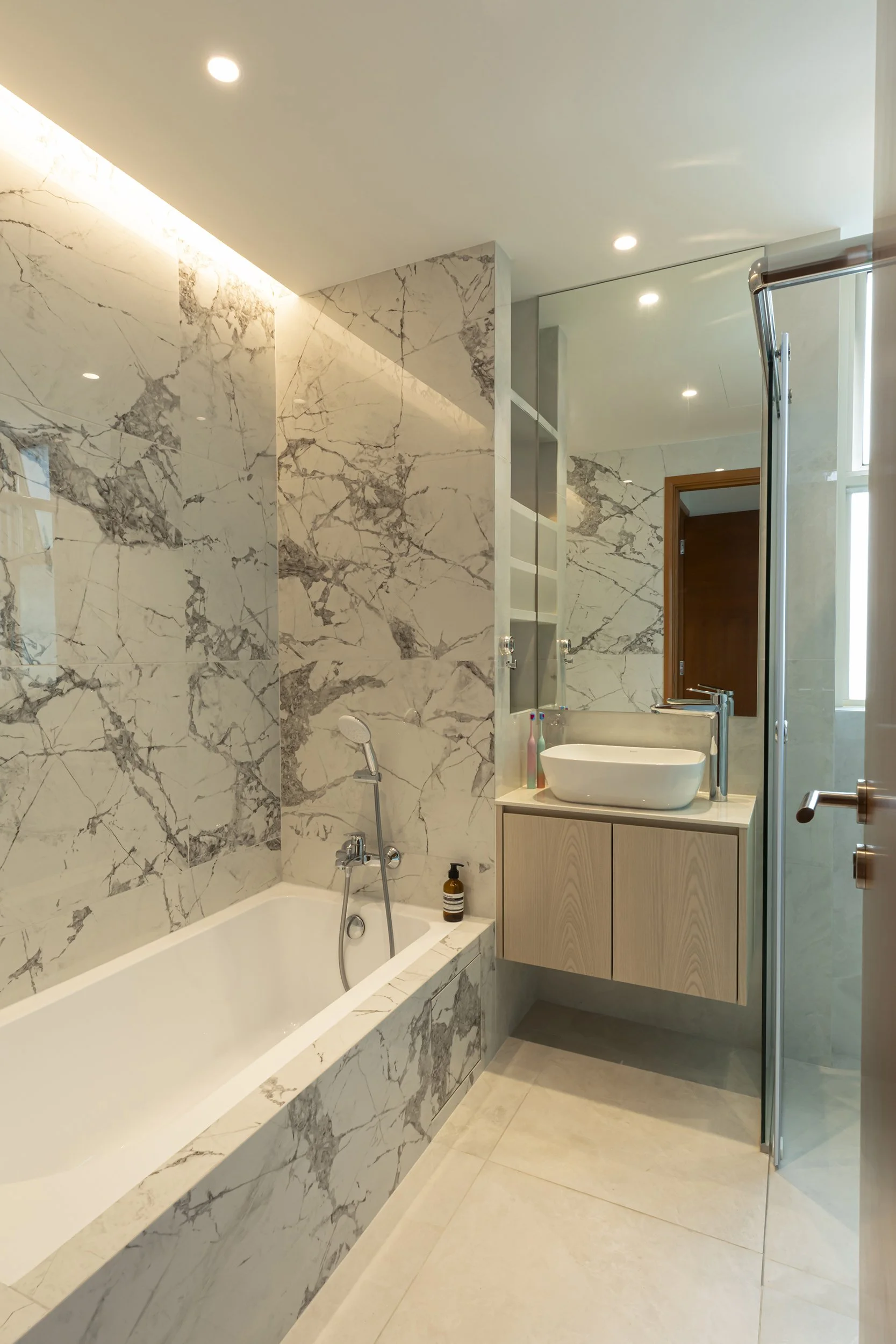 Luxury master bathroom at Sunglade Condo Singapore featuring modern European design, marble finishes, elegant fixtures and refined spatial planning by Sketchworkdesignstyle