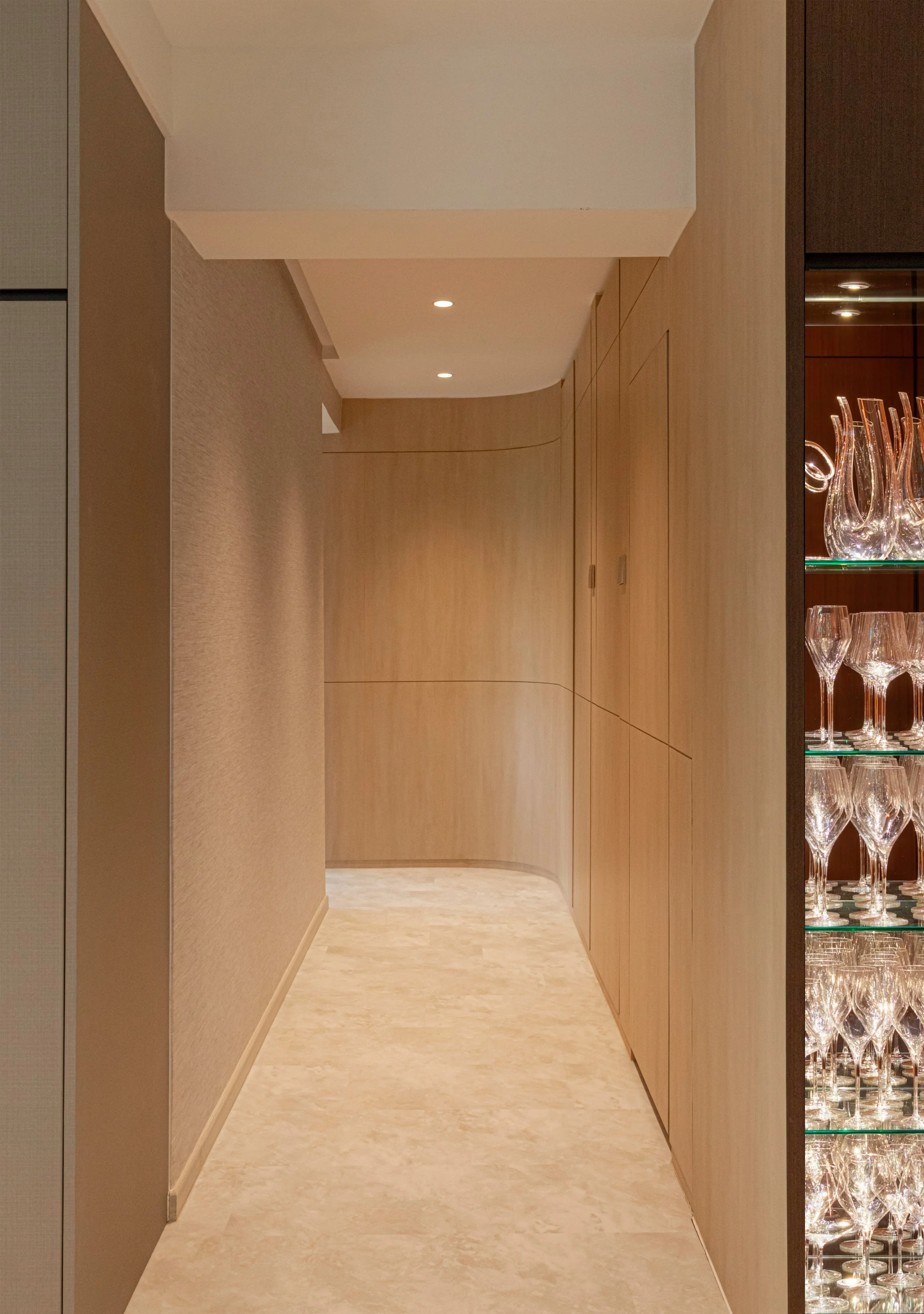 katong-lagoon-curved-corridor-walkway-japanese-zen-spatial-flow-condo-design-singapore-sketchworkdesignstyle