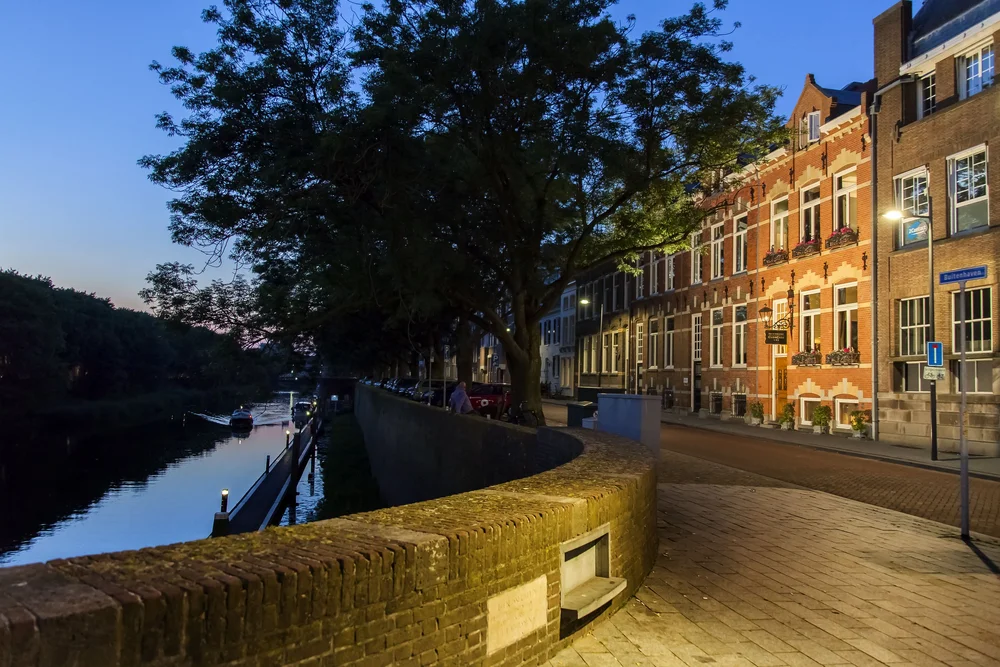 Bed & Breakfast, tweepersoonskamer in centrum den bosch, met uitzicht