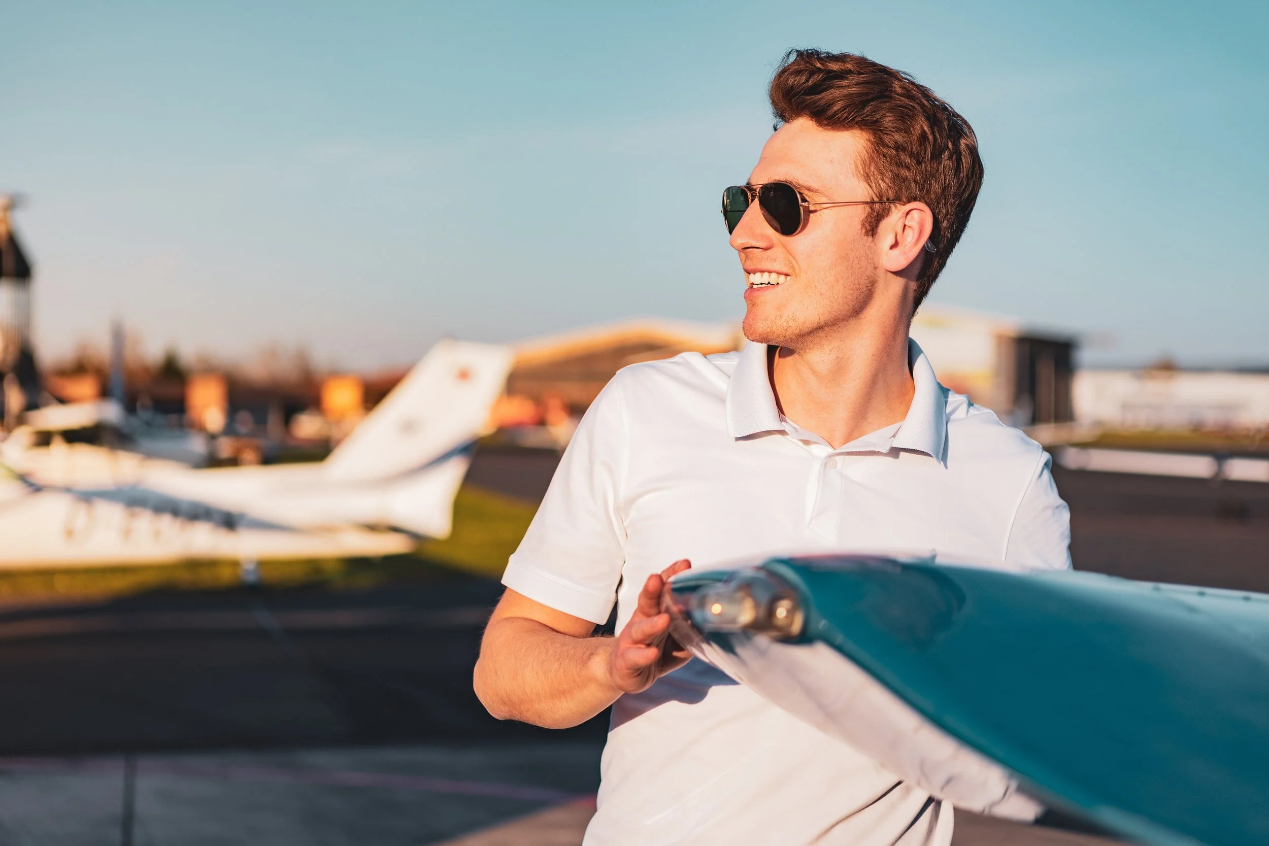 Pilot auf Flugplatz Portraitfotografie