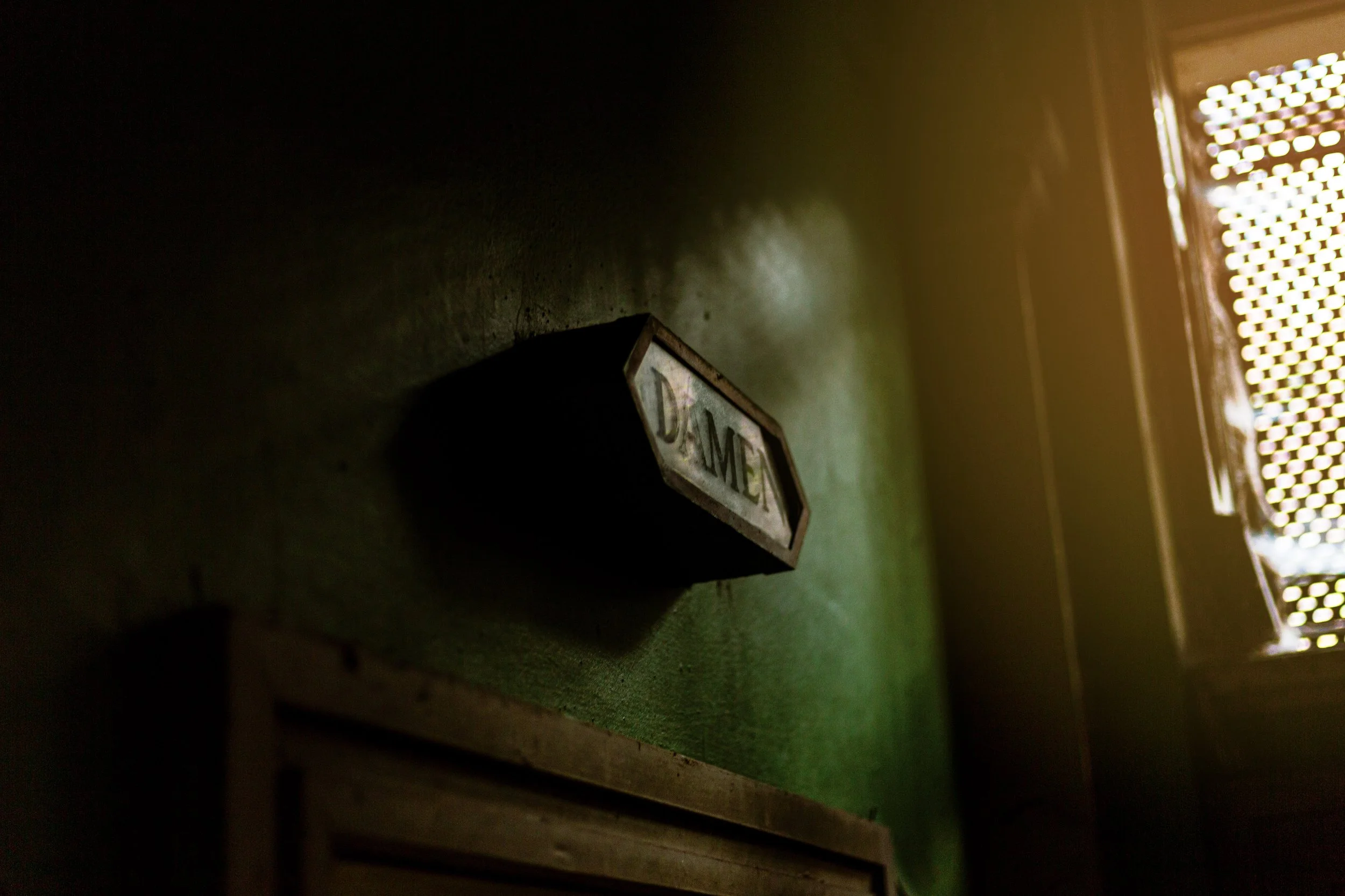 Damentoilette 30er Jahre stil 