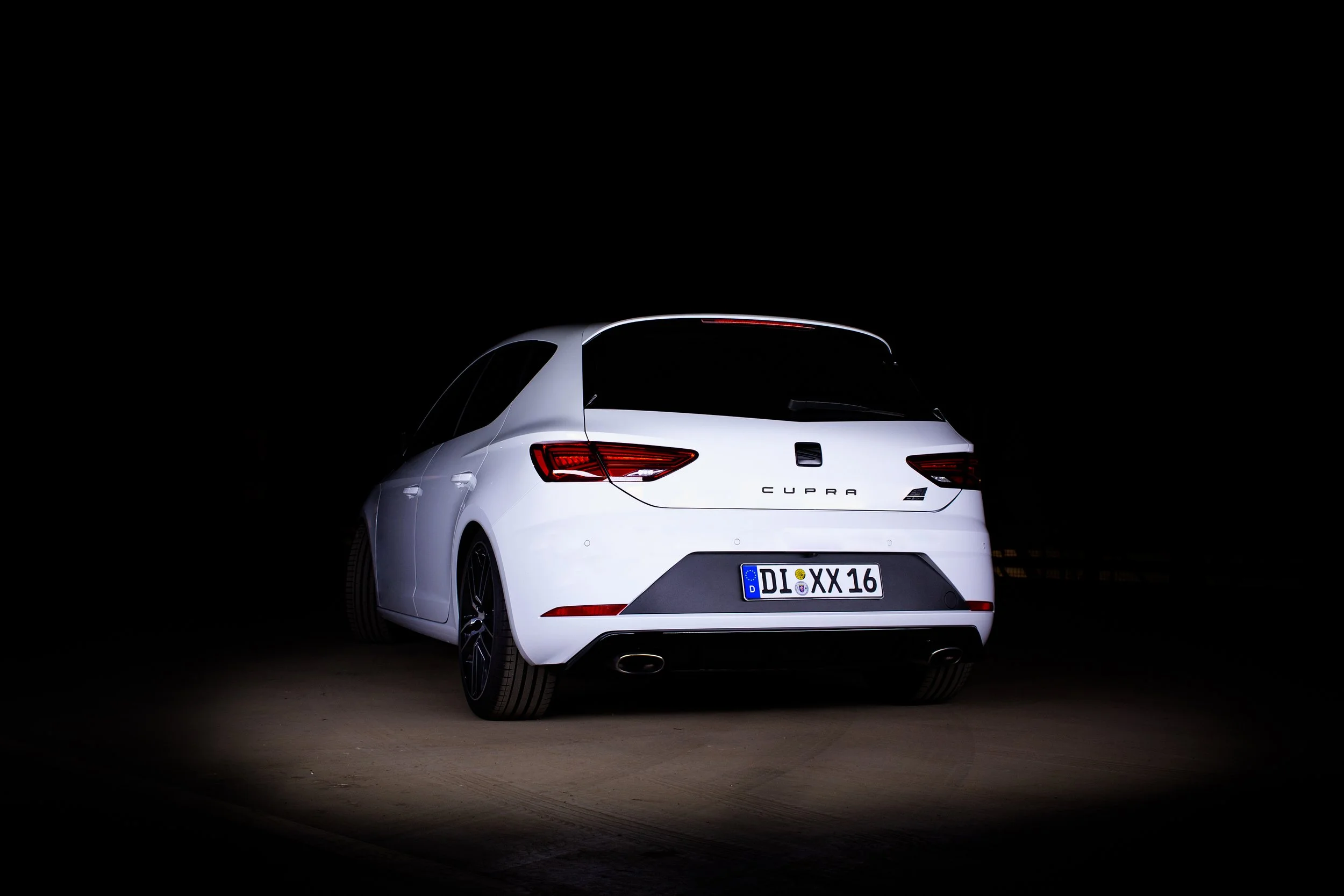Seat Leon Cupra 5F weiß Lightpainting