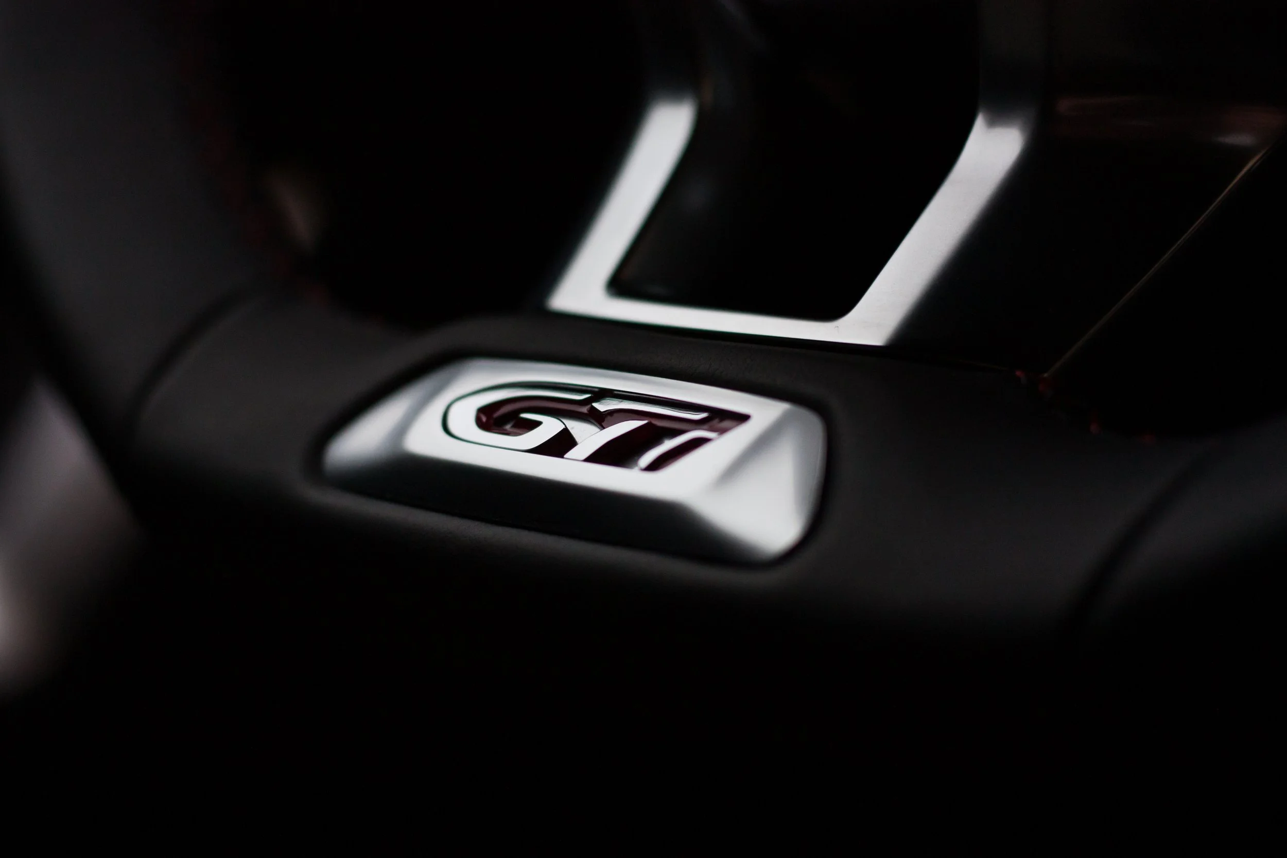 Peugeot 308 GTi Lenkrad Logo