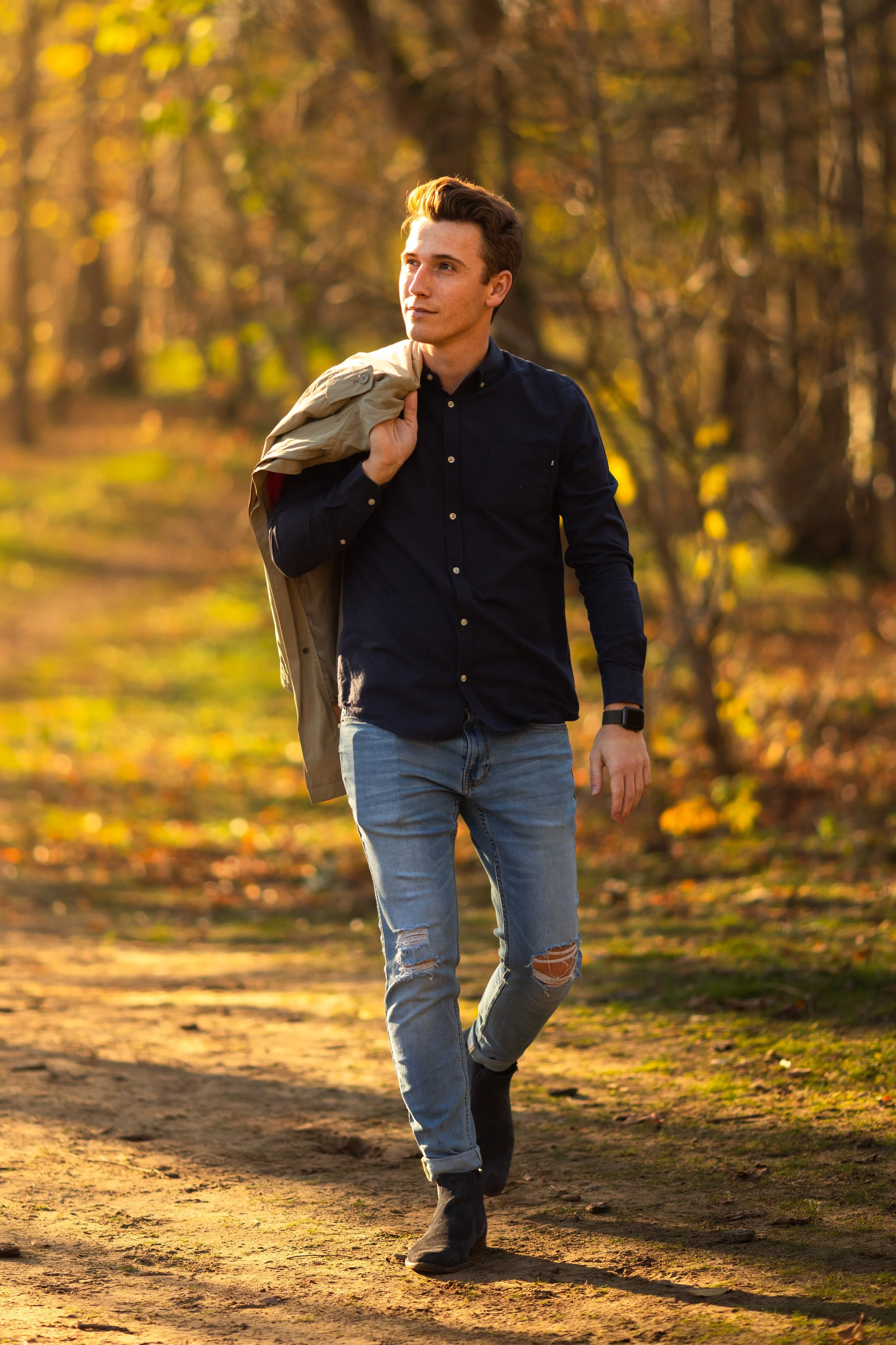 Herbstshooting Mann im Wald