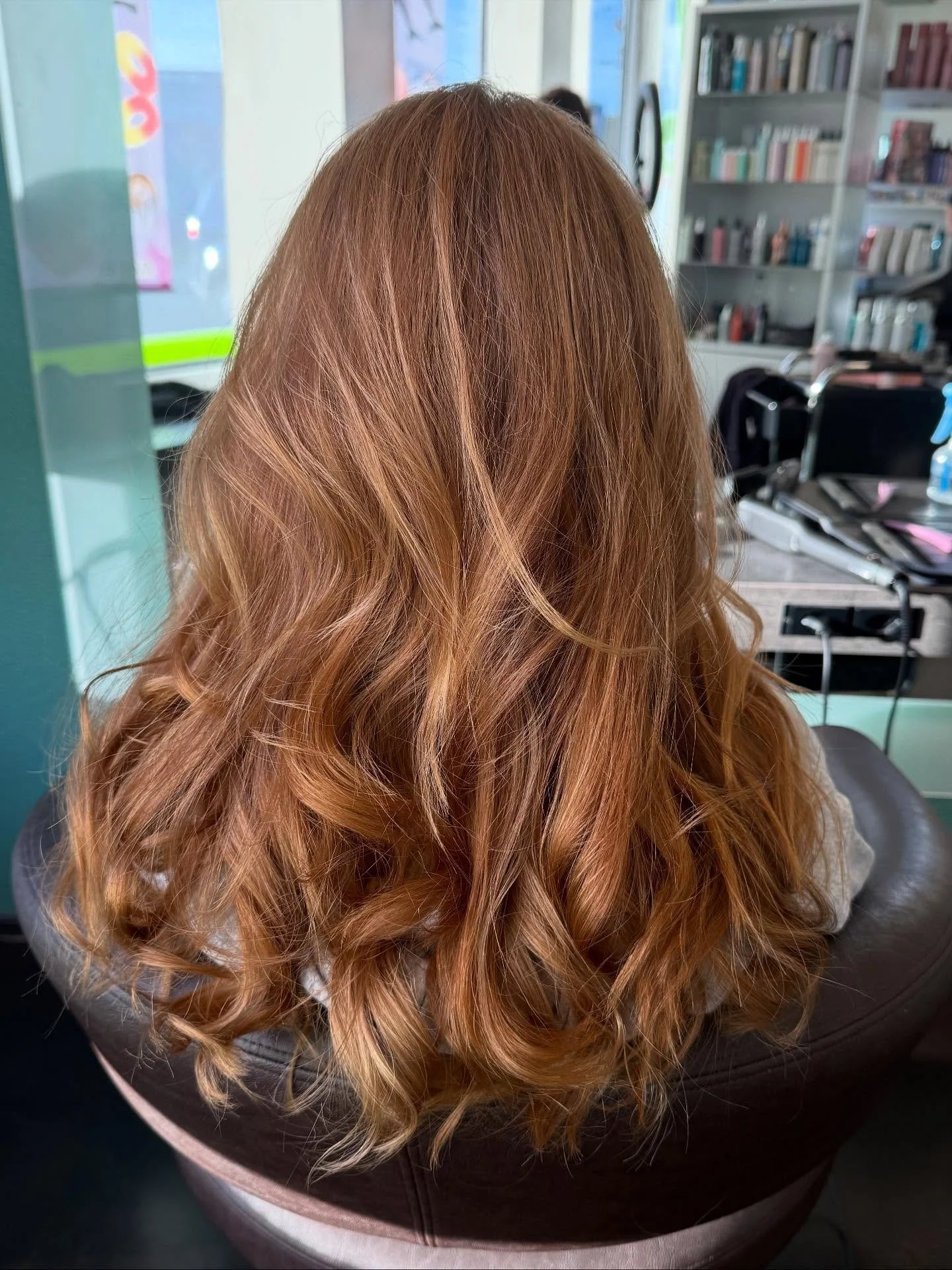 Saturdaywork🔝
#saturdayfun #gingerhair #lovethiscolor #longhair #waves #schneidewerkihrfris&ouml;r