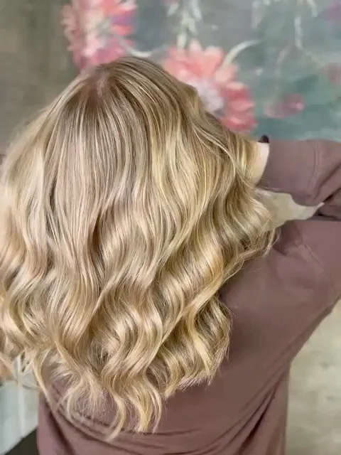 Dezember
#balayage #newhair #schneidewerkihrfris&ouml;r #haaresch&ouml;n