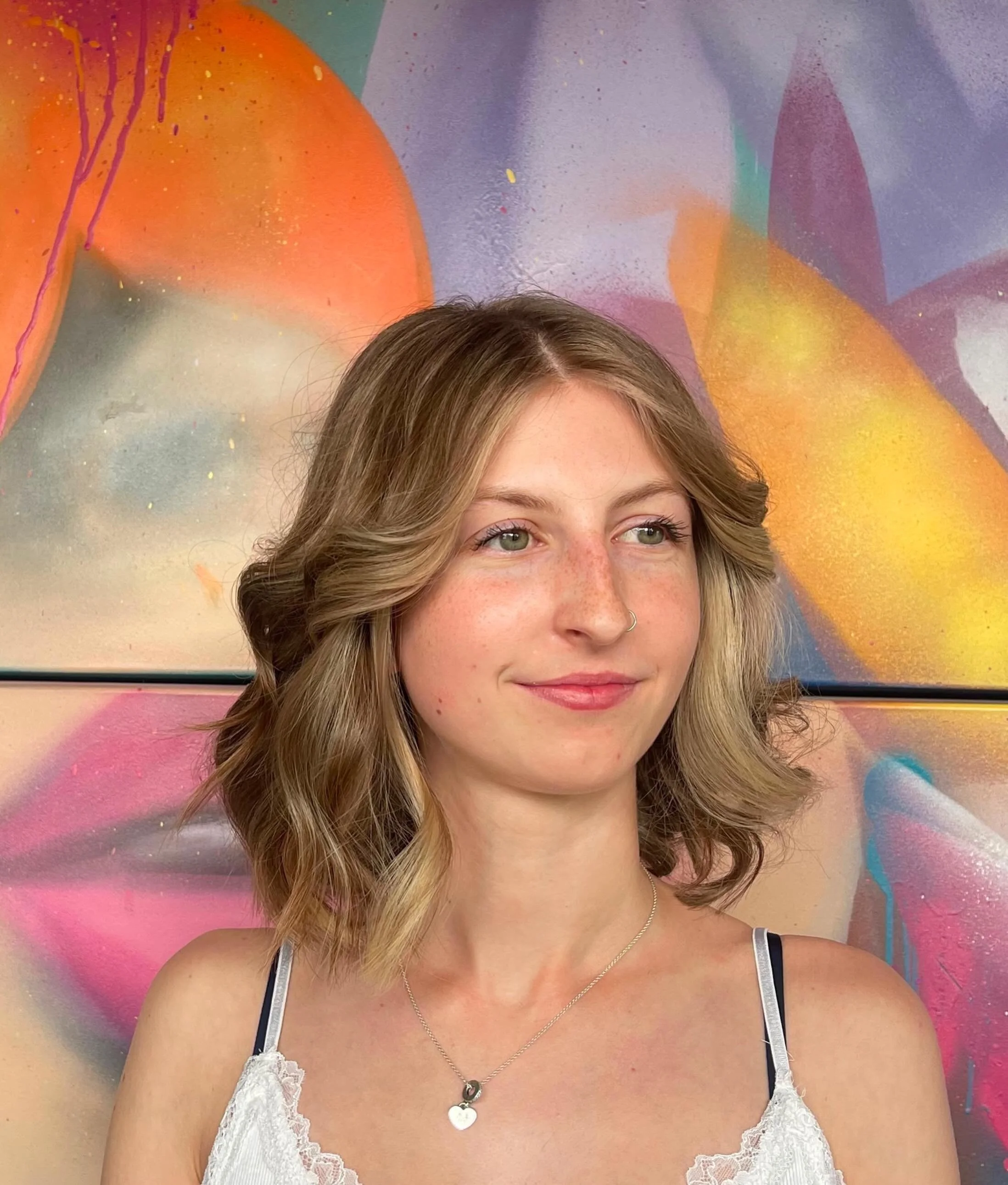Kundin seit klein auf, viele Haarstyles sp&auml;ter, eine selbstbewusste Frau,wow.
Wir freuen uns jedes mal wenn du bei uns aufkreuzt.✌️ 
#longbob #lovethislook #schneidewerkihrfris&ouml;r 
#beauy