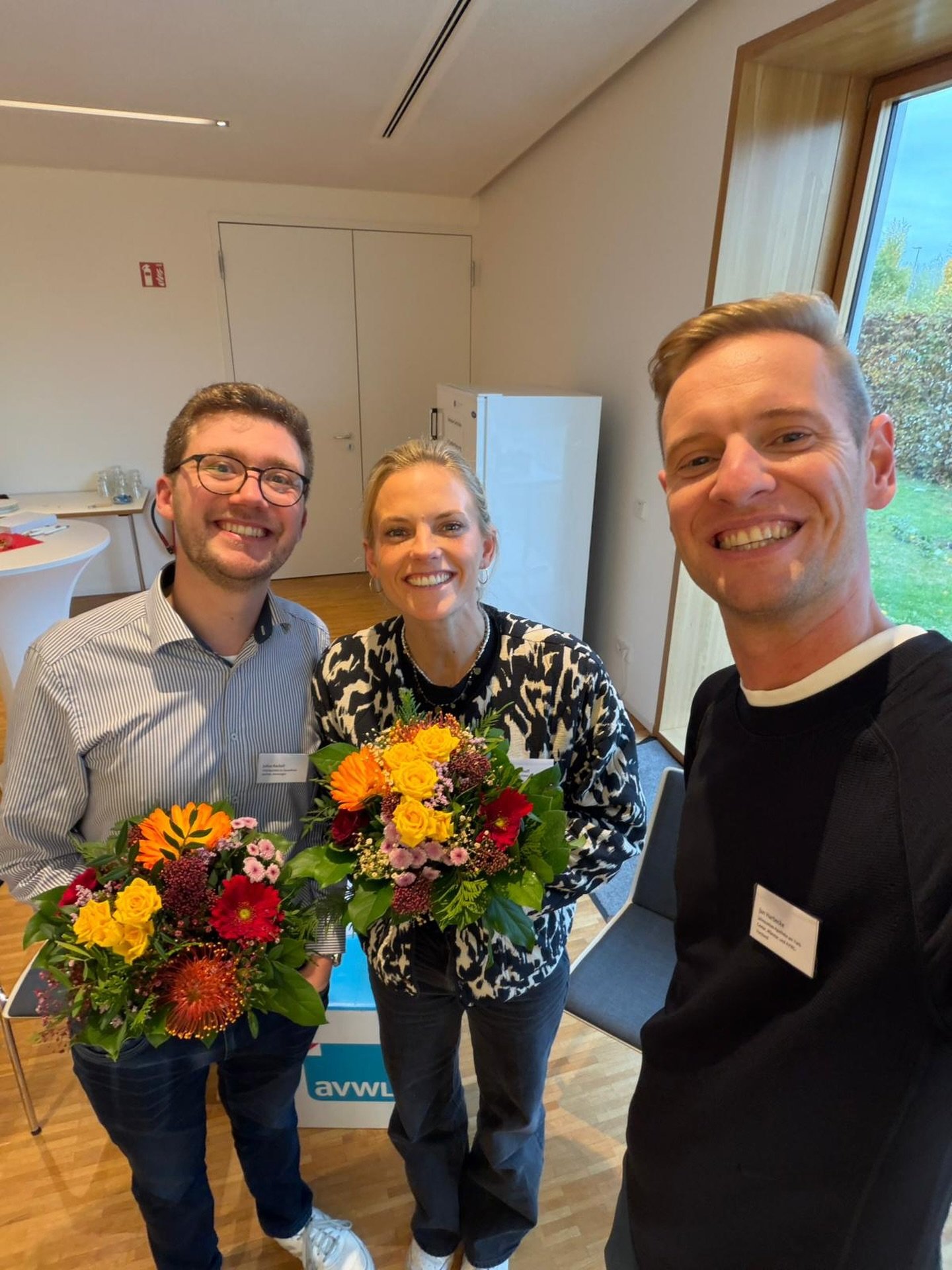 Ein tolles Treffen mit engagierten Existenzgr&uuml;nder:innen, die zeigen: Unternehmertum lebt von Leidenschaft, Teamgeist und Mut! 🙌
Gemeinsam mit Julius von den @rochell_apotheken wollen wir andere ermutigen, den Schritt in die Selbstst&auml;ndigk