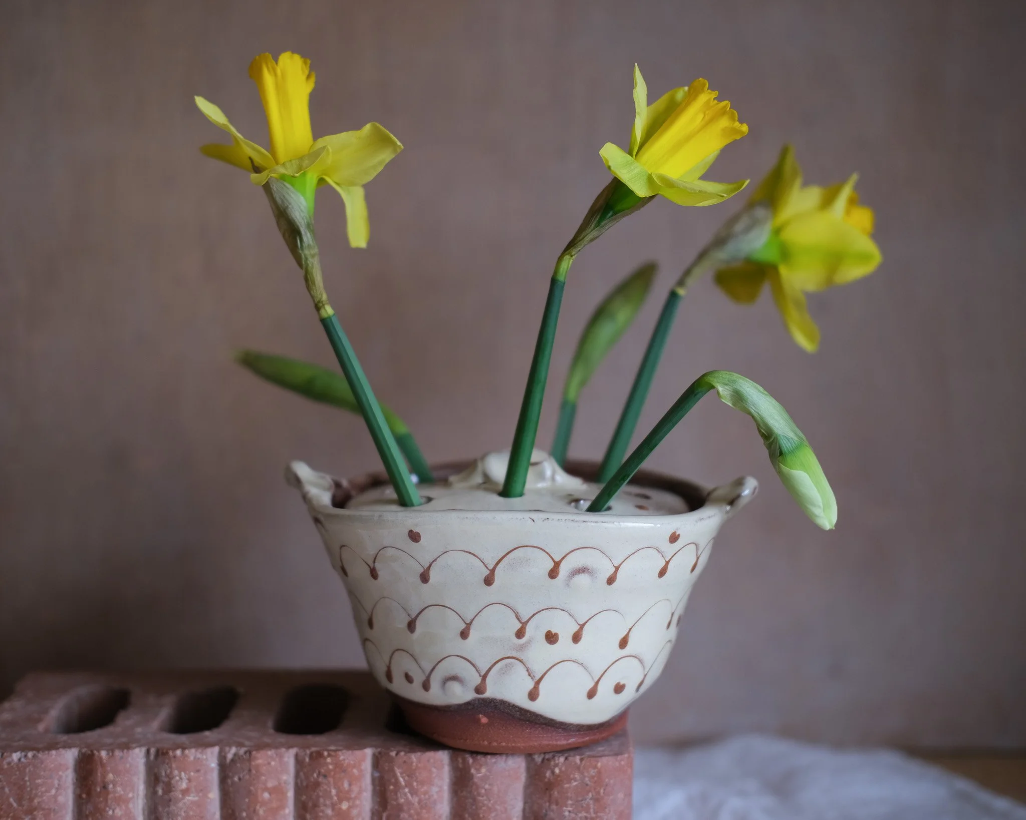 Terracotta Loop Flower Brick