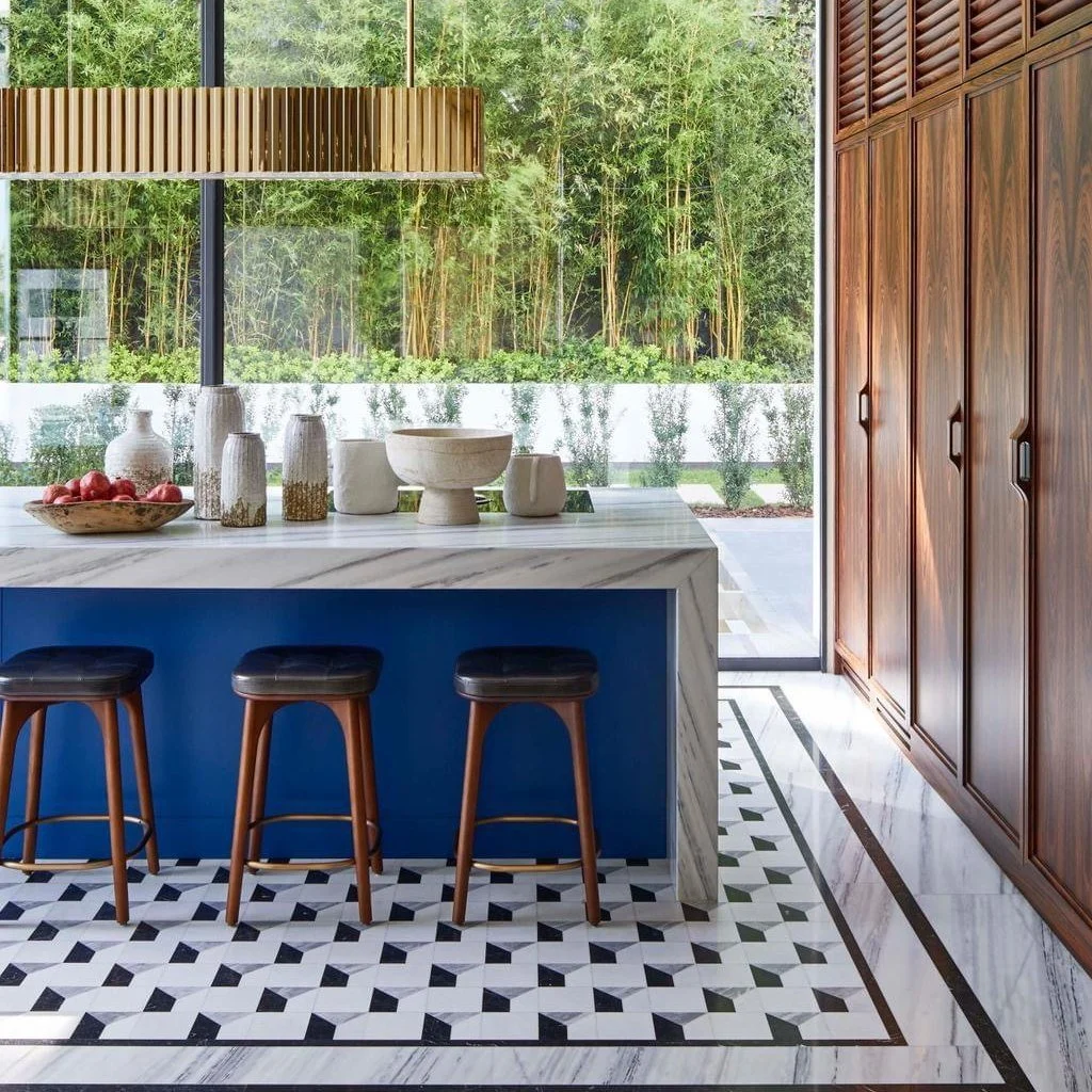 Adding Character with Patterned Tiles ✨
Sometimes the smallest design detail can make the biggest impact. In the kitchen, This is an inspiring way to create interest is by introducing patterned tiles around the island.

They break up the uniformity o