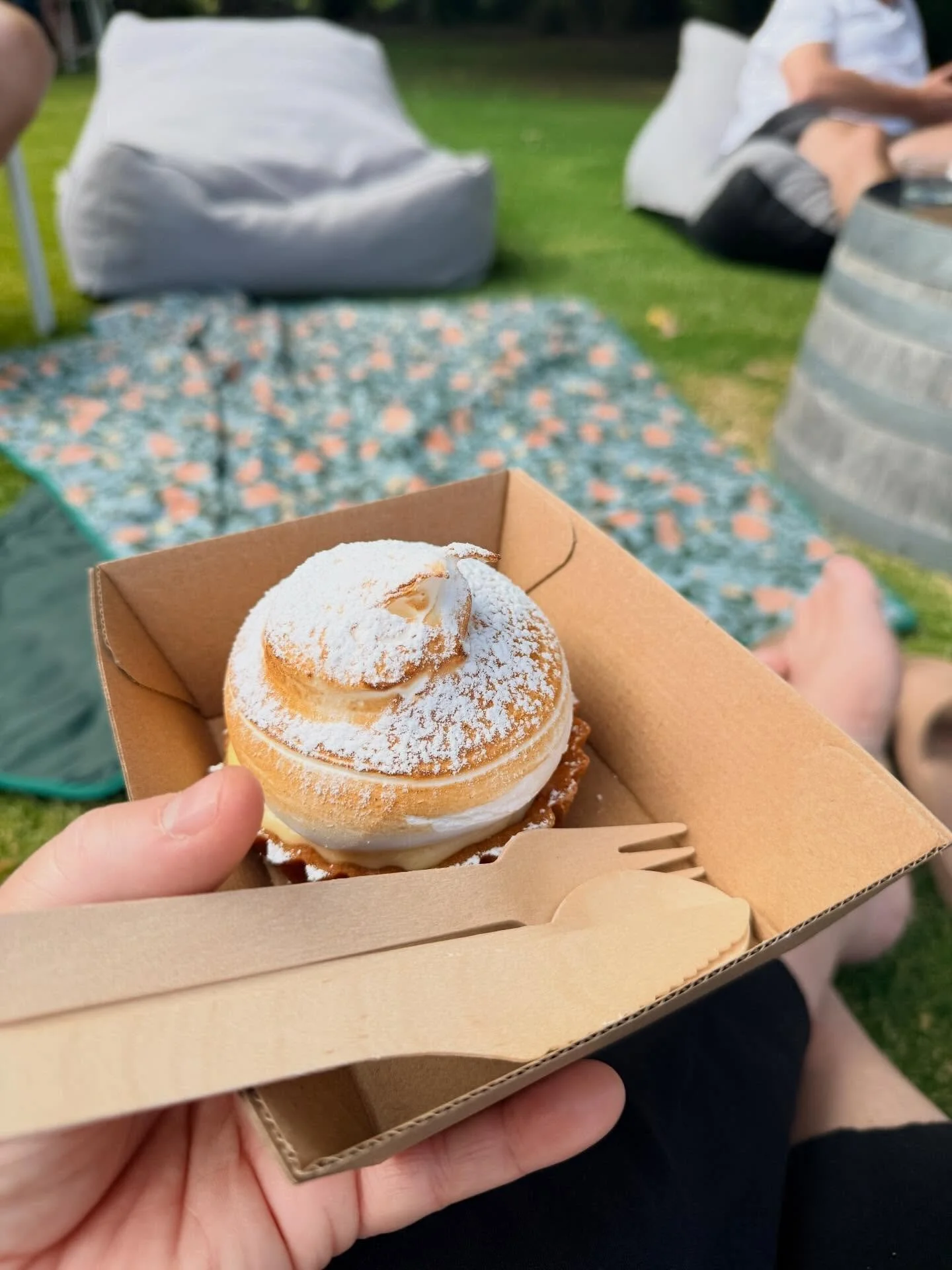 Finally made it @cheryse_zagler patisserie, an adventure getting here, will fill you in later, but quick chill with friends before vintage.