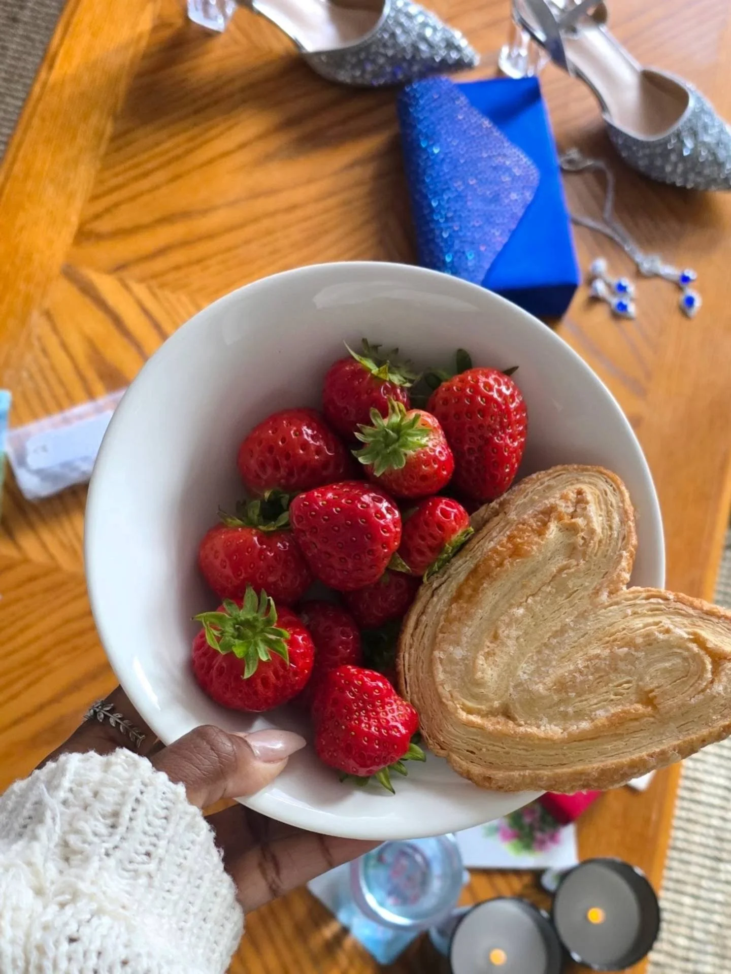 Bon ok.

5 ans d'entrepreneuriat m'ont appris une chose.

MAIS..

Une seule ?
Non. Des dizaines.

Celle-l&agrave; d'abord! Pers&eacute;v&egrave;re surtout quand c'est plate 👑

Et toi, c'est quoi ta le&ccedil;on num&eacute;ro 1 ? 👇🏾

 #entrepreneur