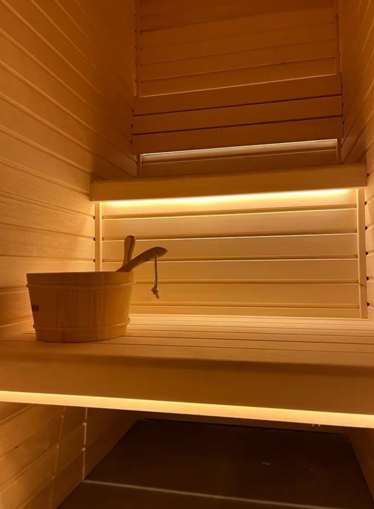 sauna 1 airbnb.jpg