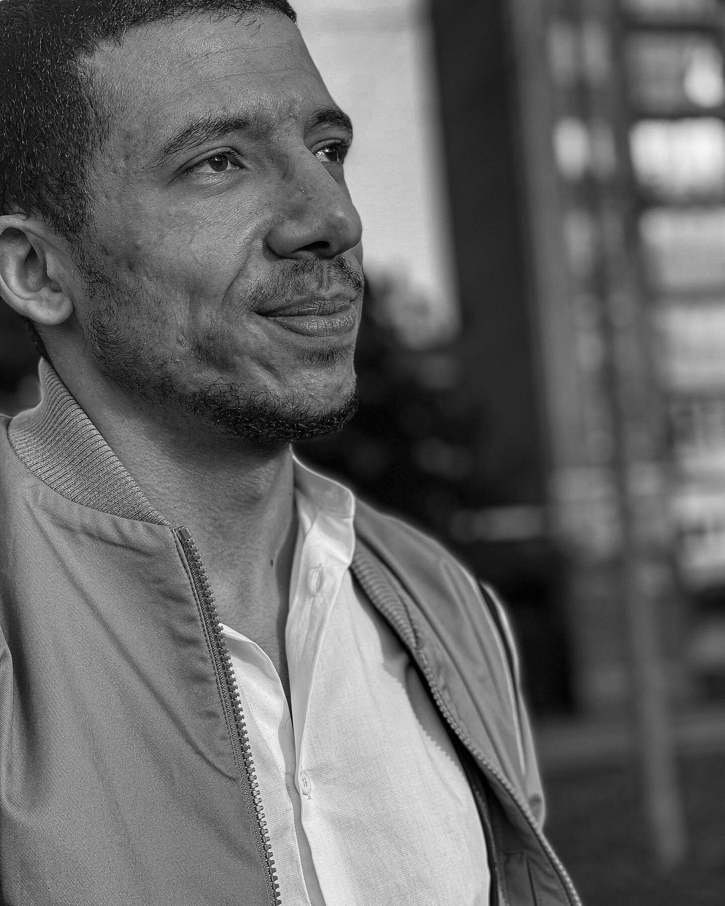 Just remember, you can do anything you set your mind to, but it takes action, perseverance, and facing your fears. - Gillian Anderson
#blackandwhite #portraitphotography #lille #june #picoftheday #photooftheday #photographienoiretblanc #photgraphylov
