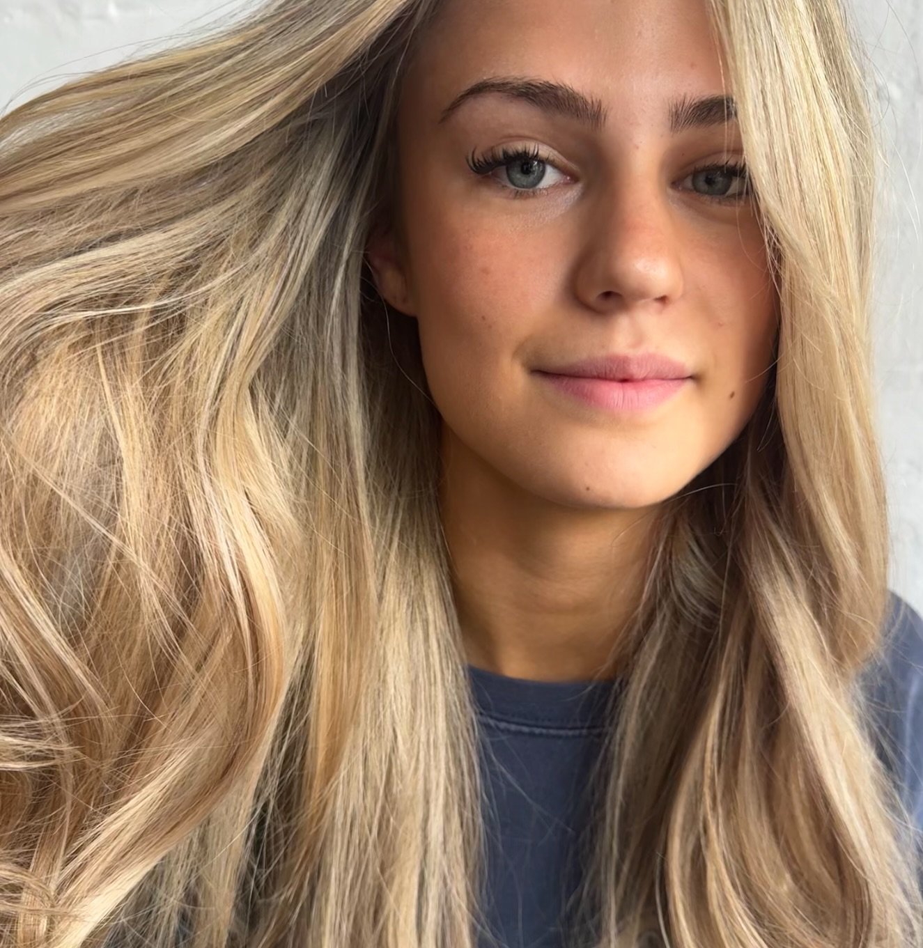 C O O L  G I R L B L O N D E 

Up grade your blonde in time for SS months 

Our colour of choice to uphold hair integrity and results always @goldwellanz 

Recommended home hair care, the butterfly awarded @ilesformula_hair @roguebeauty_official 

Wa
