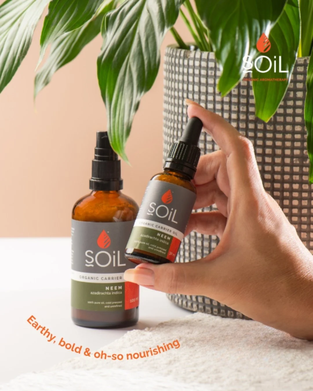 Neem Carrier Oil has a potent, earthy scent and a rich texture.🌿

👉It&rsquo;s packed with essential fatty acids and has been treasured in traditional skin and hair rituals. Use sparingly as a nourishing base for DIY blends or to add depth to your h