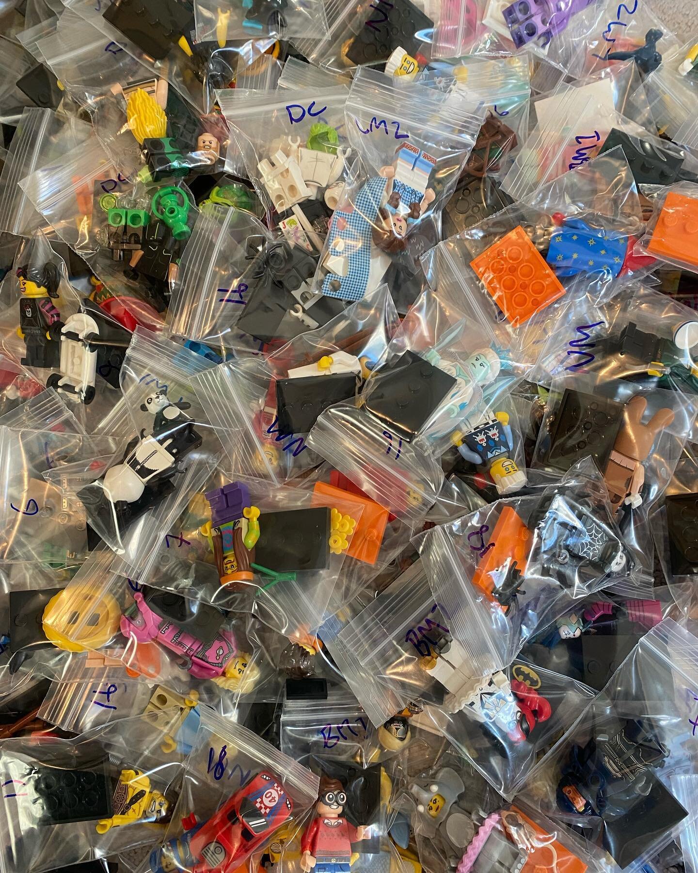 Busy morning sorting minifigures for the Bristol Brick Show next weekend. Still mountains to sort! #lego #bricklink #bricklinkstore #bricklinkseller #bricklinkselleruk #brickowl #brickowlseller #brickowstore #legoshow #legominifigures#legominifigures