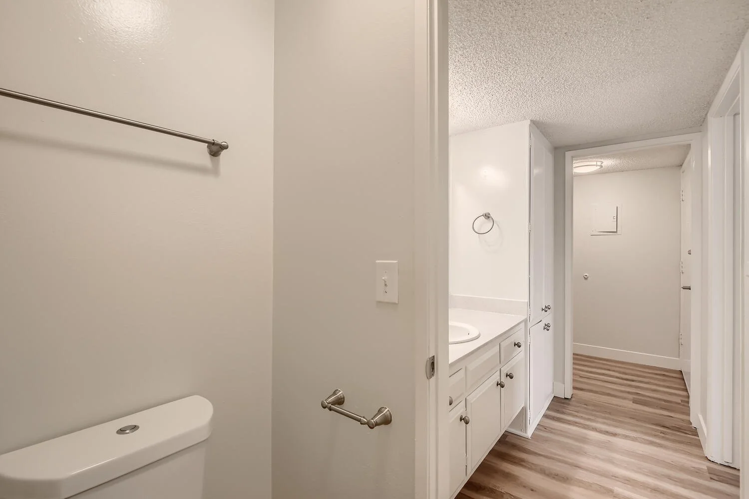  Casa Del Sol One-bedroom unit bathroom 