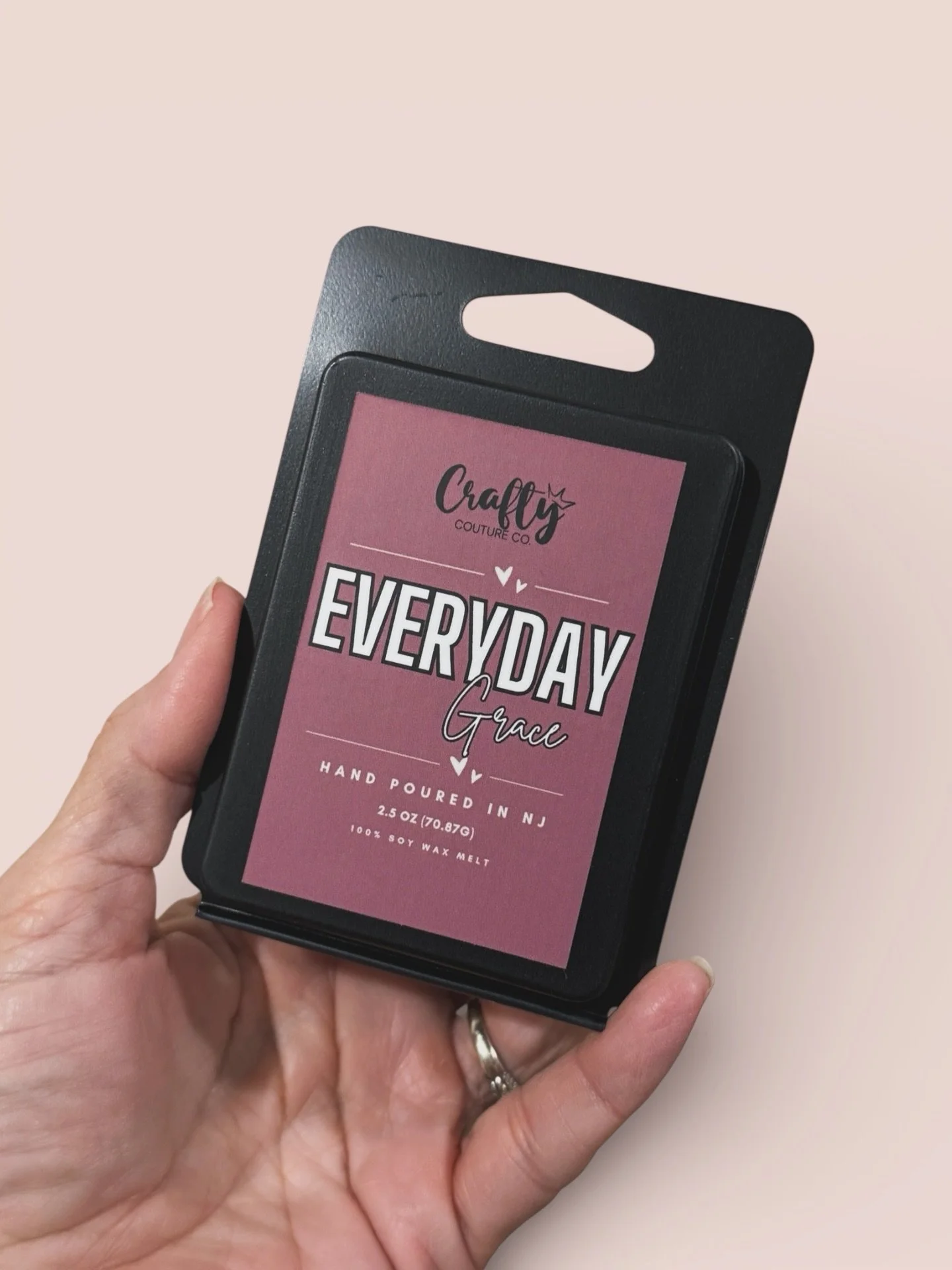 ✨ NEW SCENT RELEASE ✨
Introducing Everyday Grace &mdash; a soft, uplifting fragrance that feels like a peaceful morning at home.
With notes of passionfruit, white tea, and musk, this scent is fresh, lightly fruity, and perfectly cozy.

🌿 Hand-poured