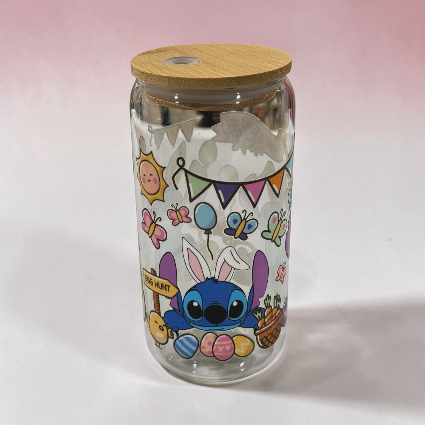 Spring just got a whole lot cuter 🐰🌸
This adorable Easter glass is perfect for your iced coffee, matcha, or favorite spring drink! Featuring a fun bunny design with festive eggs and bright colors, it&rsquo;s the perfect way to sip in style this sea