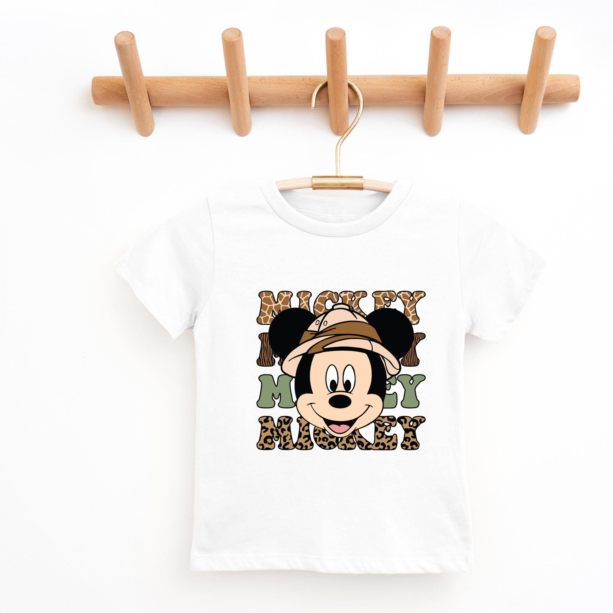white safari mickey.png