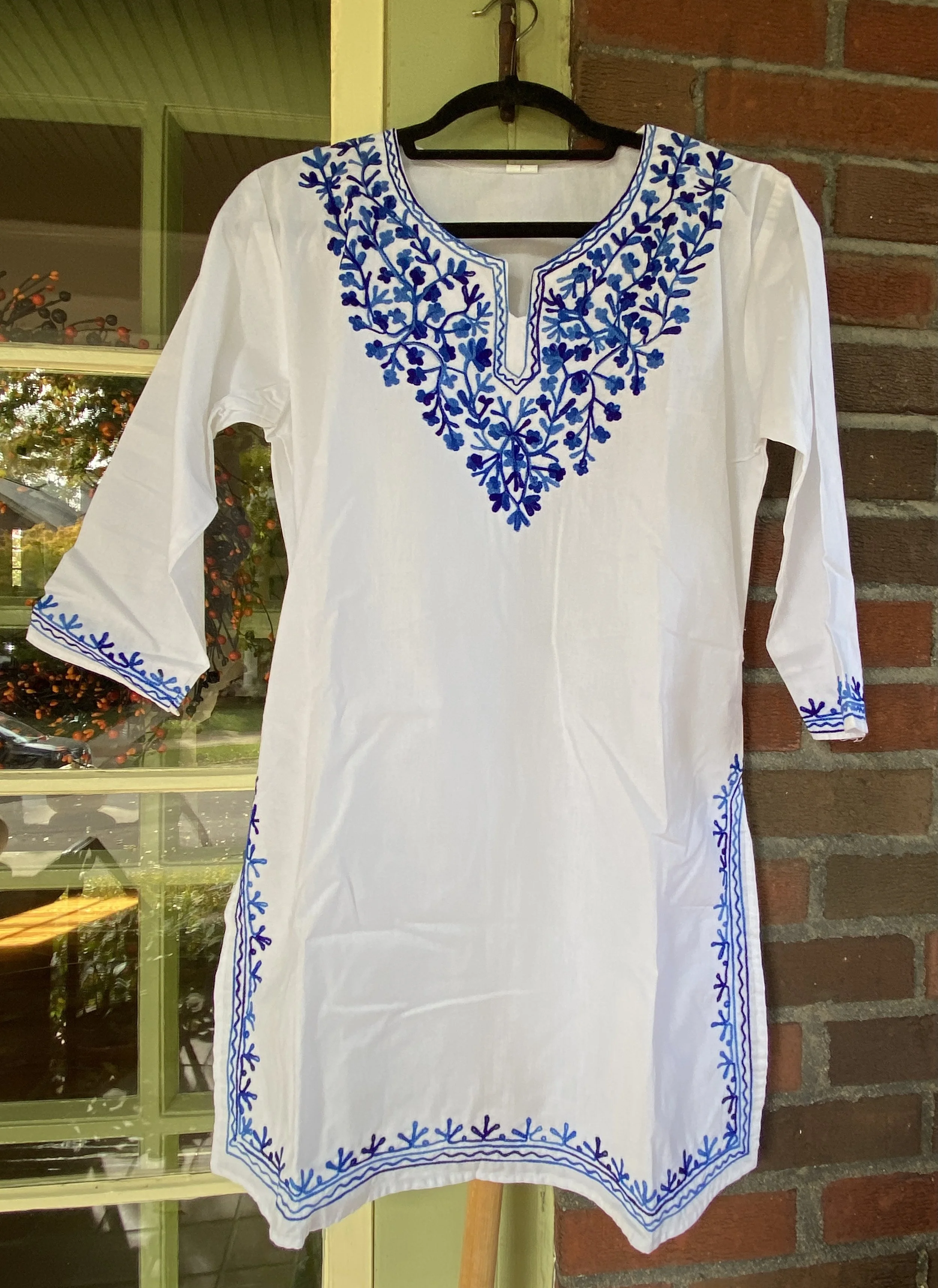 Women's Royal Blue Embroidered White Tunic Large