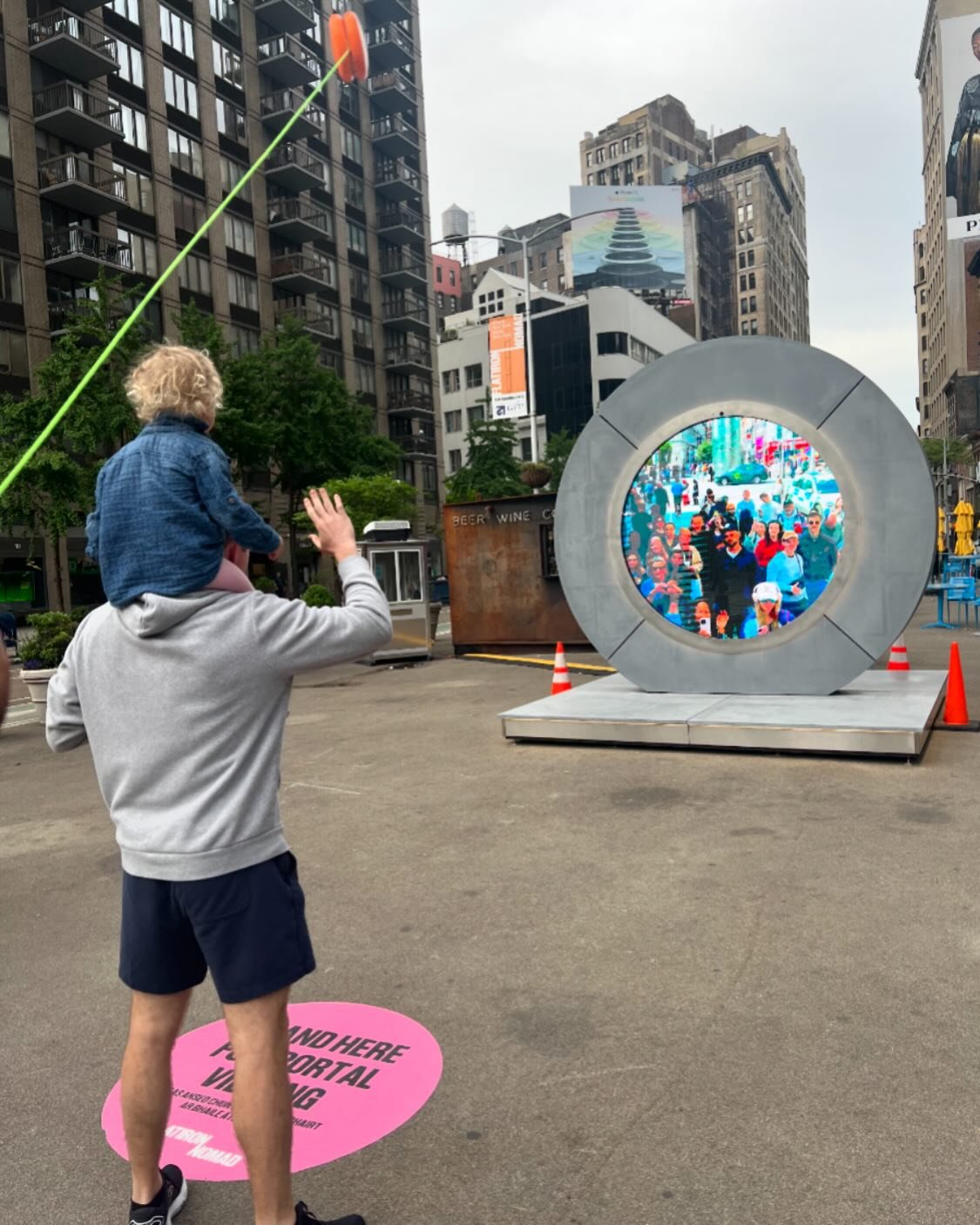 #jaywalking

Jay took his family to see &ldquo;The Portal&rdquo; this morning just steps from his home in Flatiron which is a new art installation next to the @Flatiron Buiilding that provides a live window between New York City and Dublin, Ireland. 