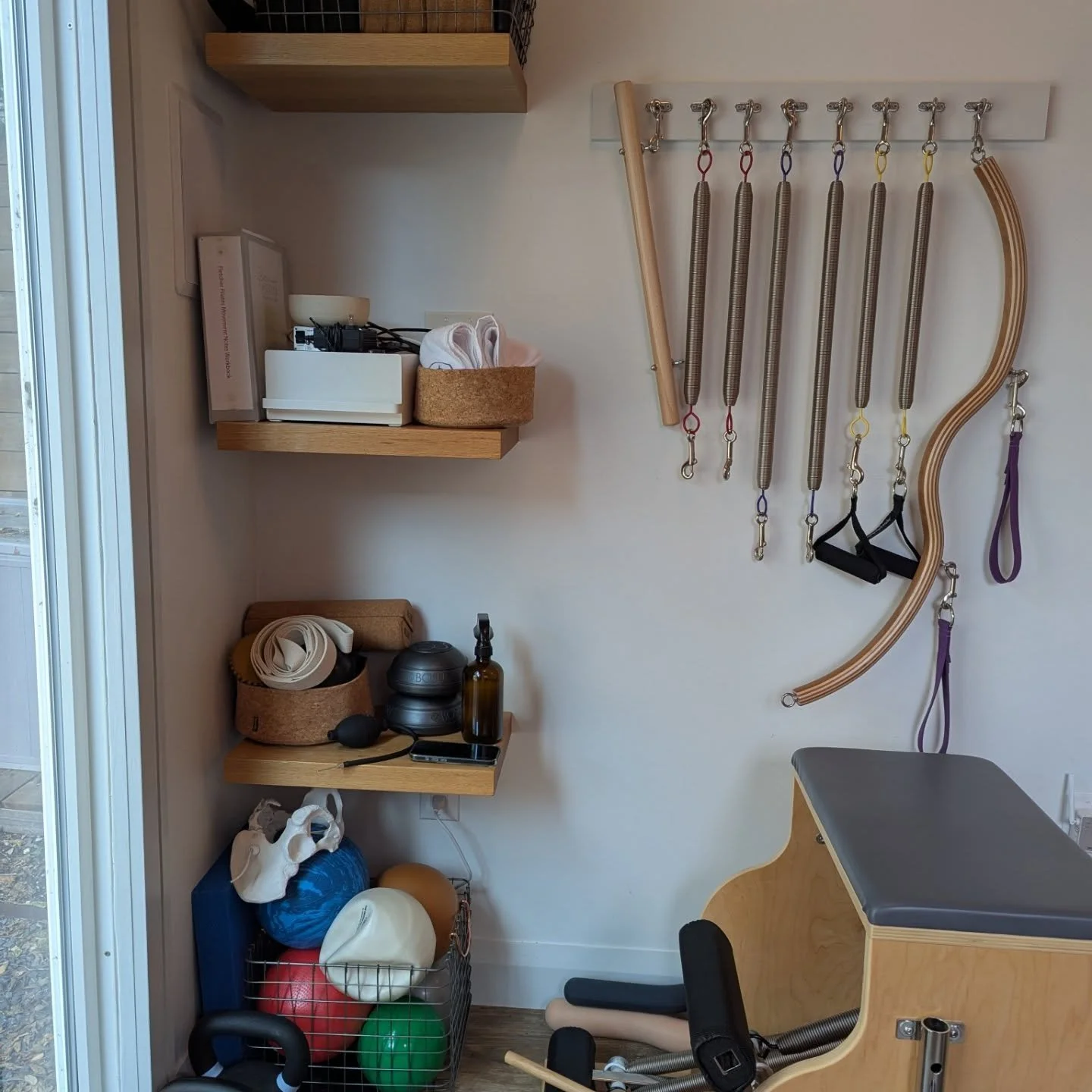 I ❤️ Pilates 

Getting to reorganize this Pilates studio is my ❤️

Can't wait to get it done and share with you all...

#sleekhomesolutions #professionalorganizer #homeorganization #austinorganizer #organizeit #storage #storageorganization #organizin