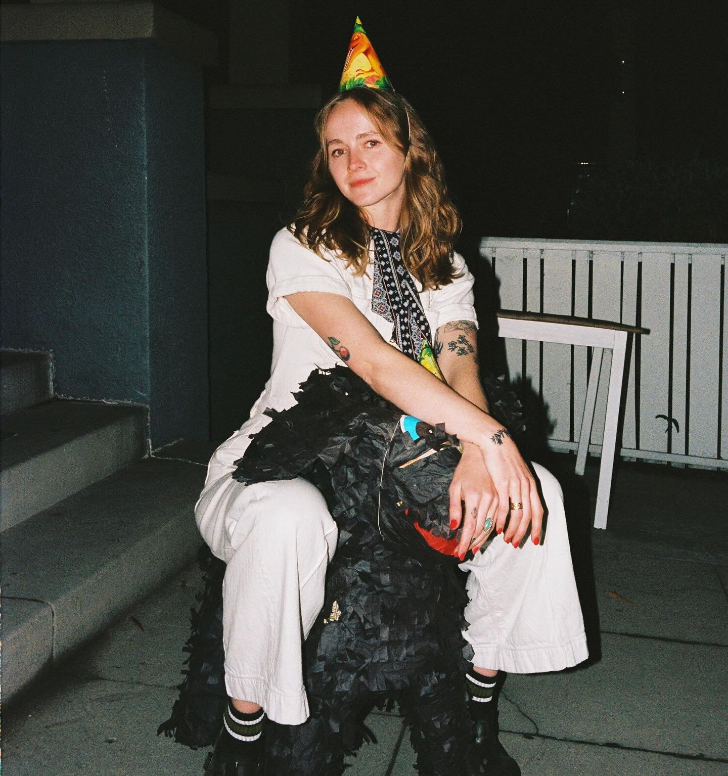 Some (very) belated birthday face to feed the algore ithim 🎈(he&rsquo;s hungry he has to be fed)

📸 by Rajiv, who isn&rsquo;t here right now, don&rsquo;t tell him I cropped his film pics
